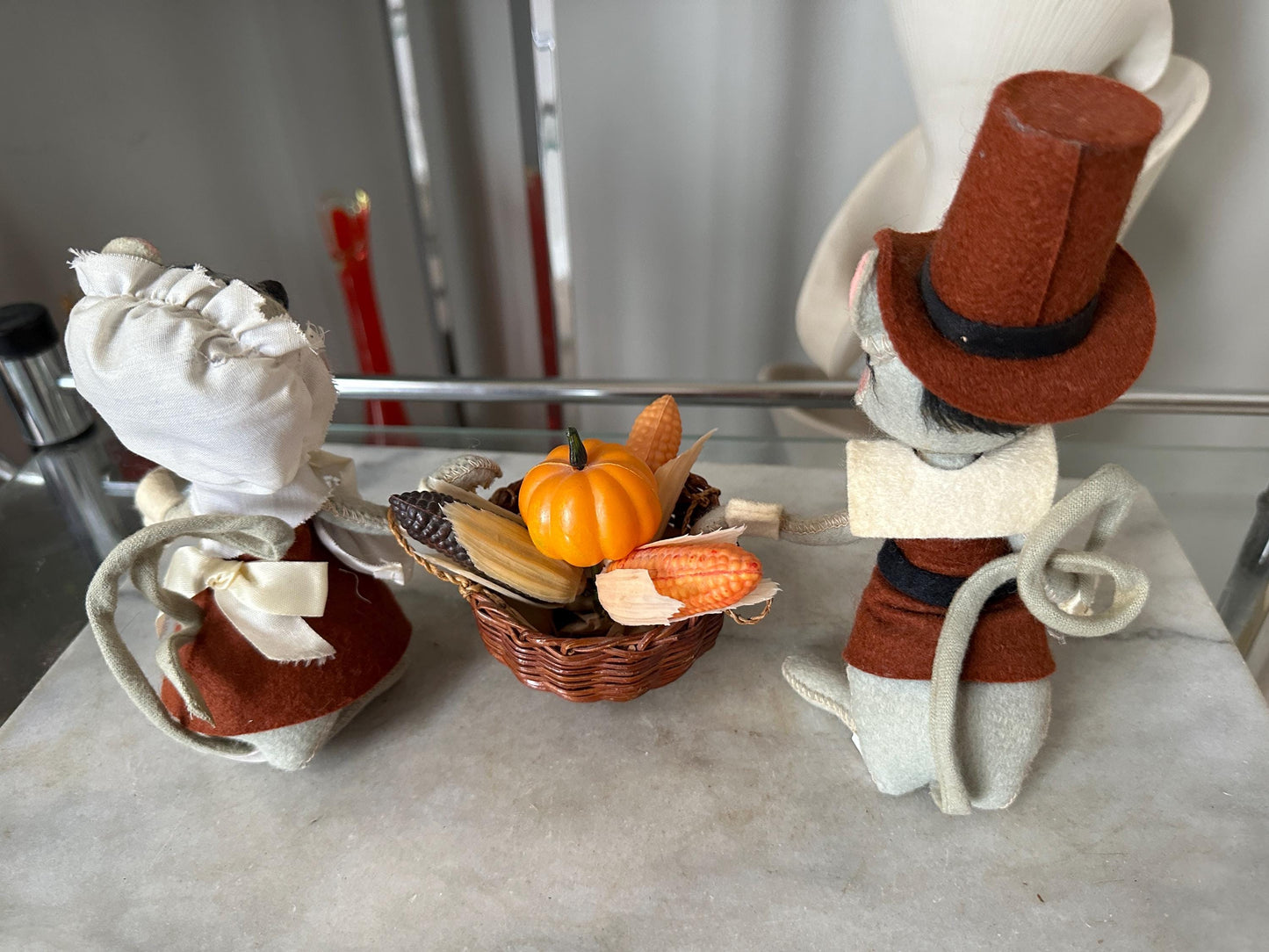 Annalee Mobilitee 7" Male Pilgrim & 6" Female Pilgrim Mice with Basket