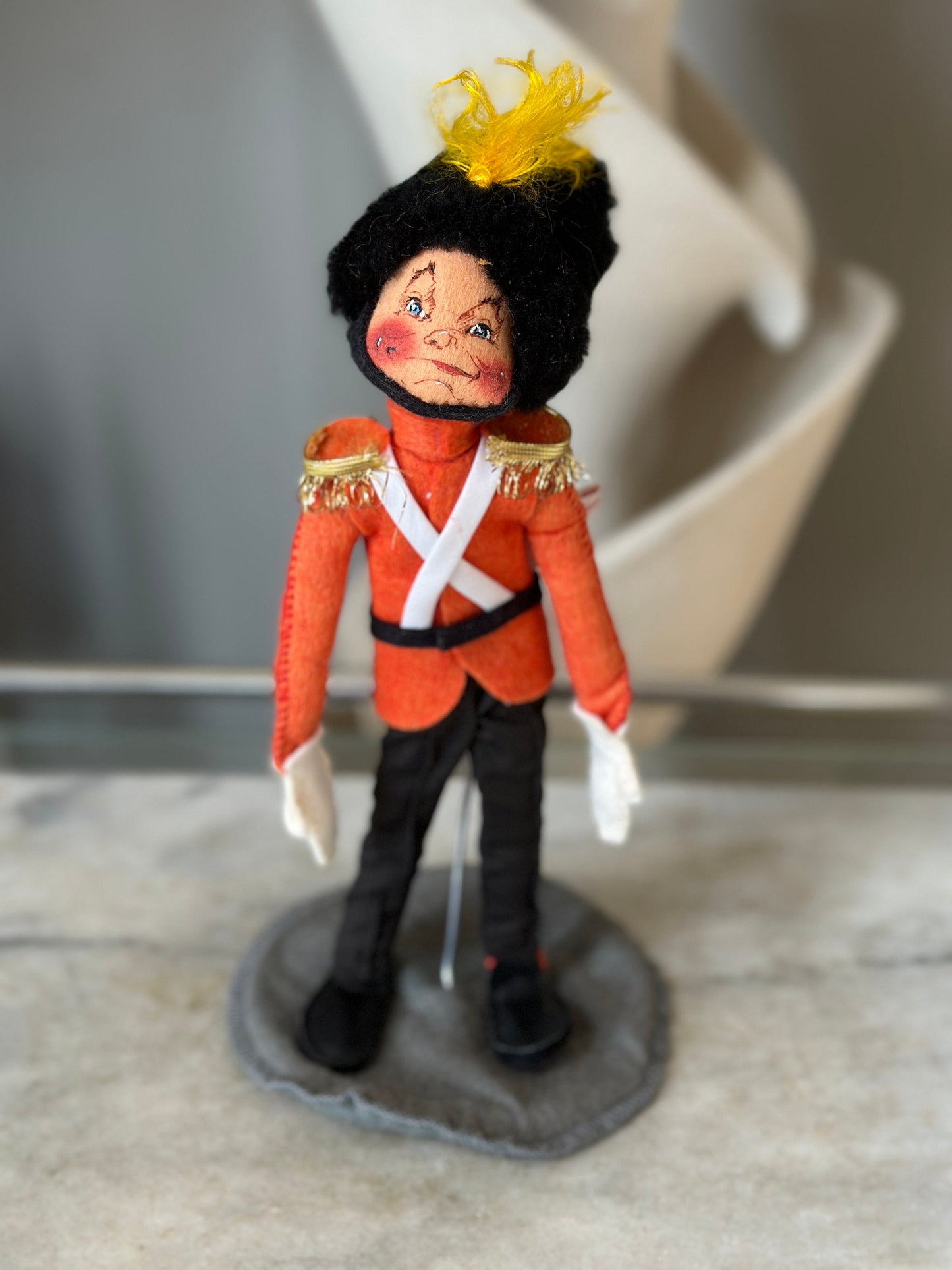 Annalee 10" Toy Soldier, British Guard 756088 Royal Yoeman England from 1988