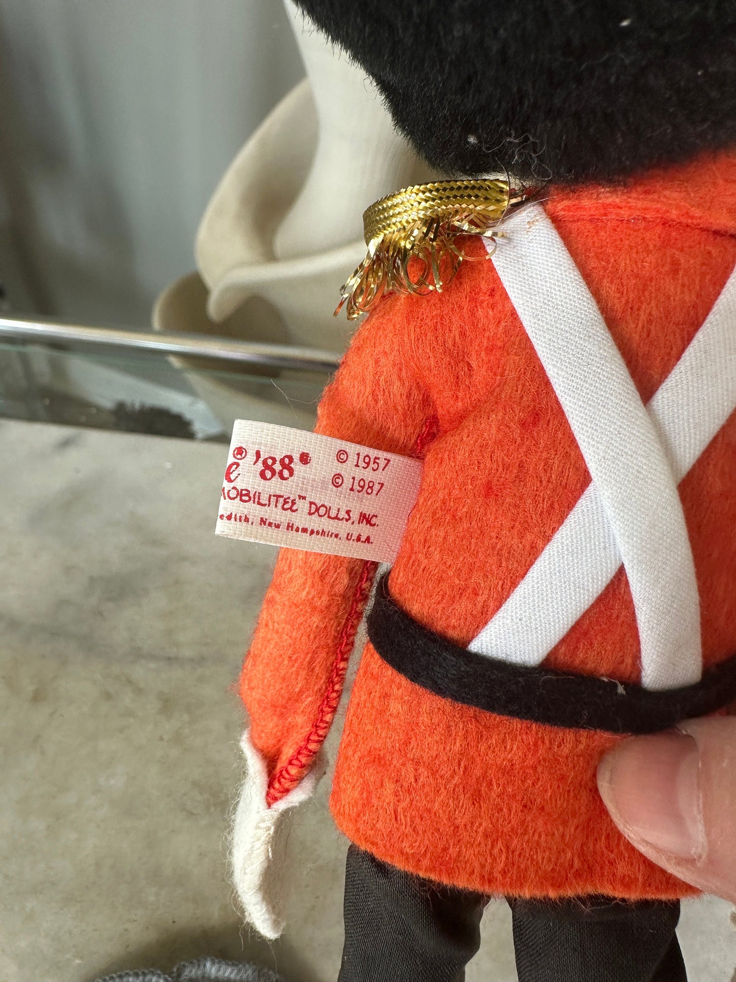 Annalee 10" Toy Soldier, British Guard 756088 Royal Yoeman England from 1988