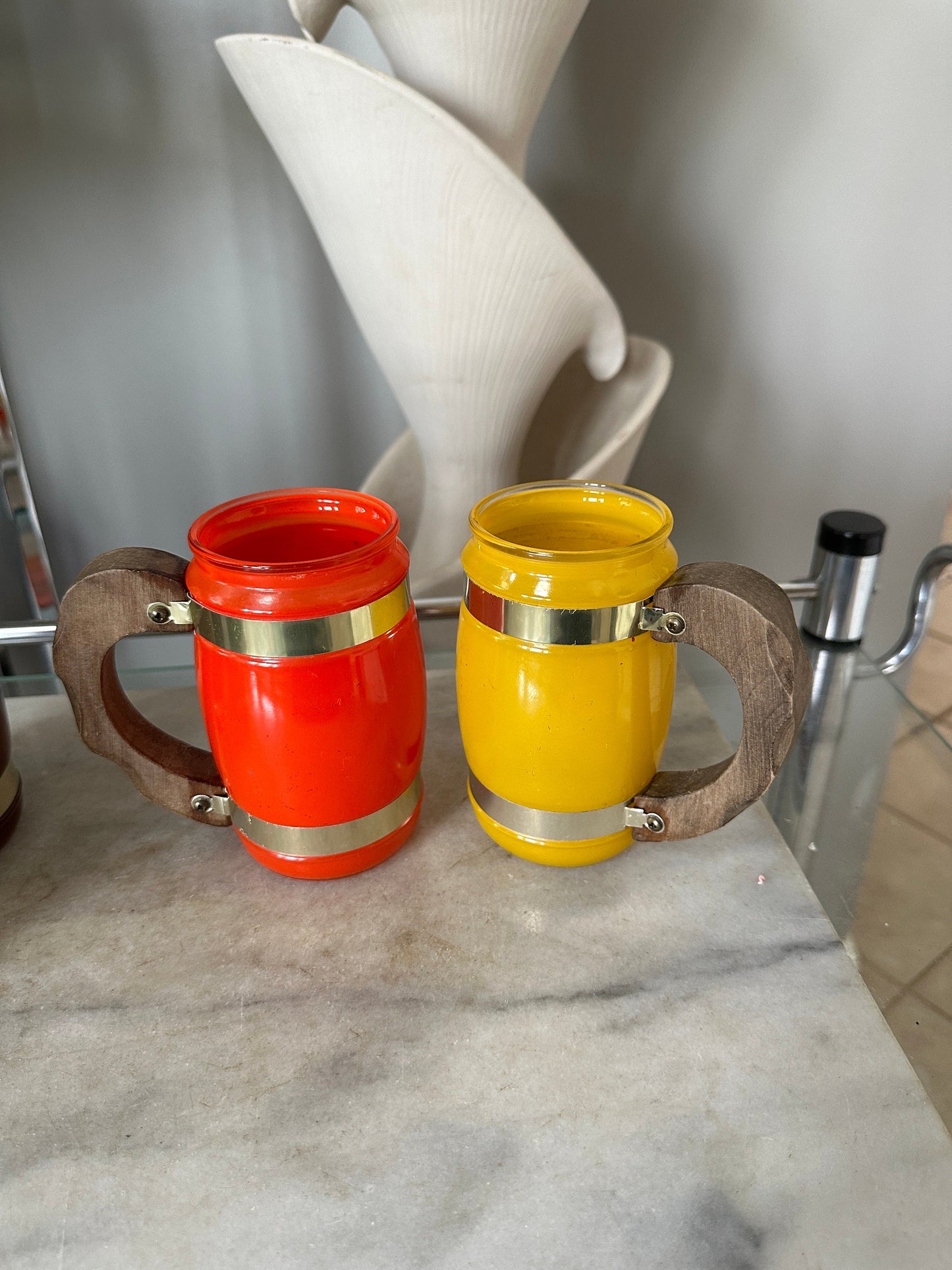 Set of 6 Siesta Ware Glass Beer Mugs with Wooden Handles: Vintage Barware