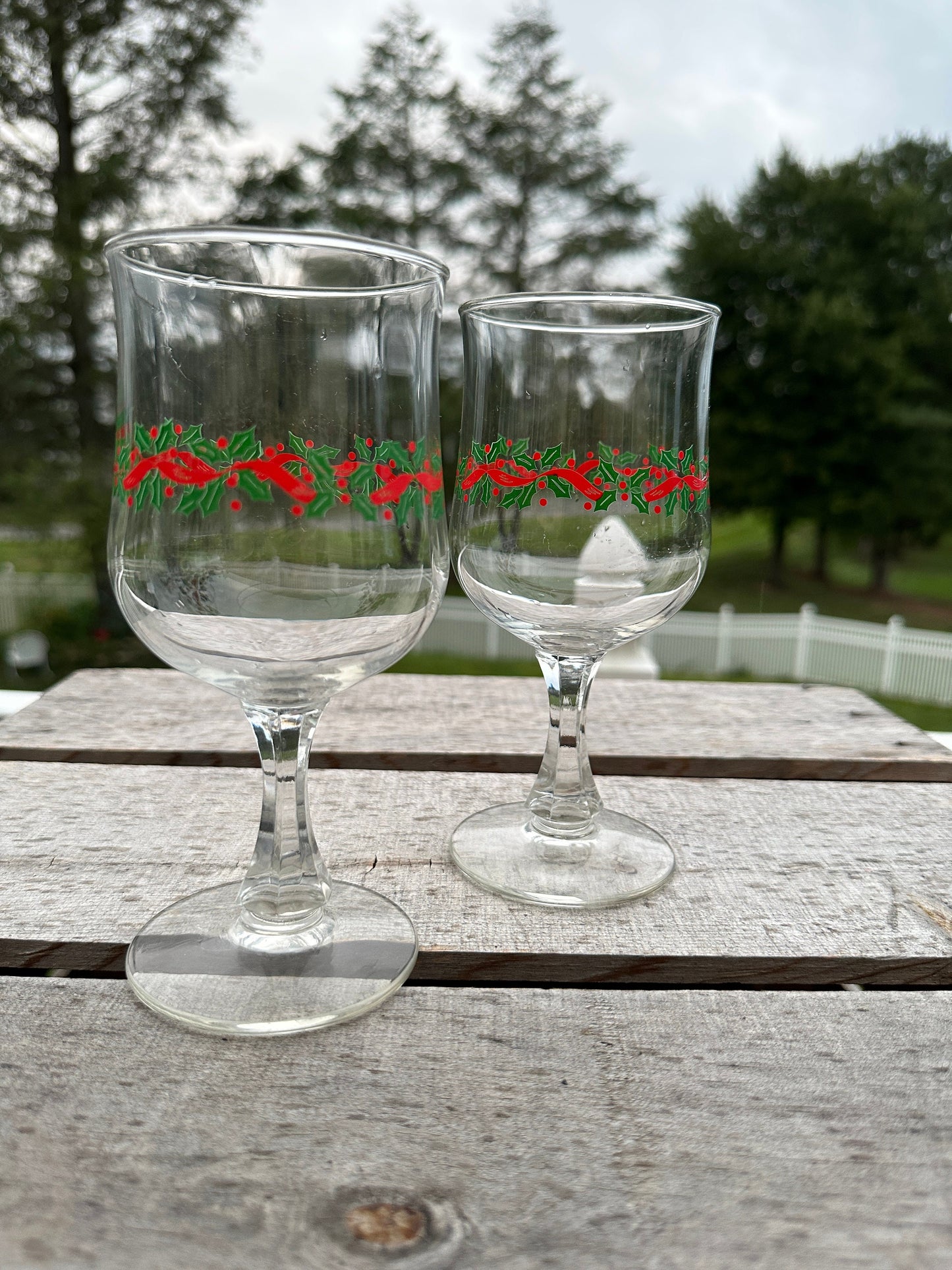 Set of 2 Arby's Christmas Glass; Holly; Red Ribbon; Gold Rimmed; 1990's