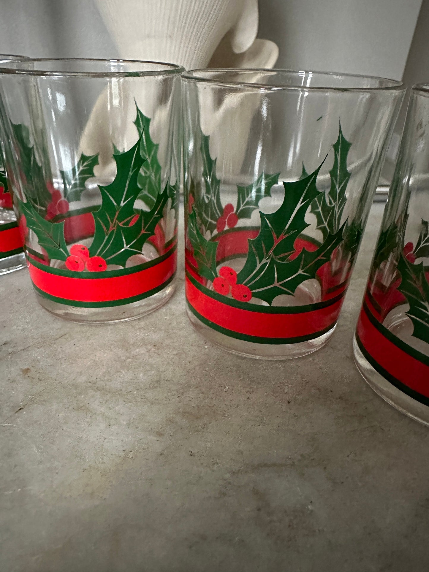 Libbey Holly & Berries Christmas Rock Glasses Tumblers set of 4