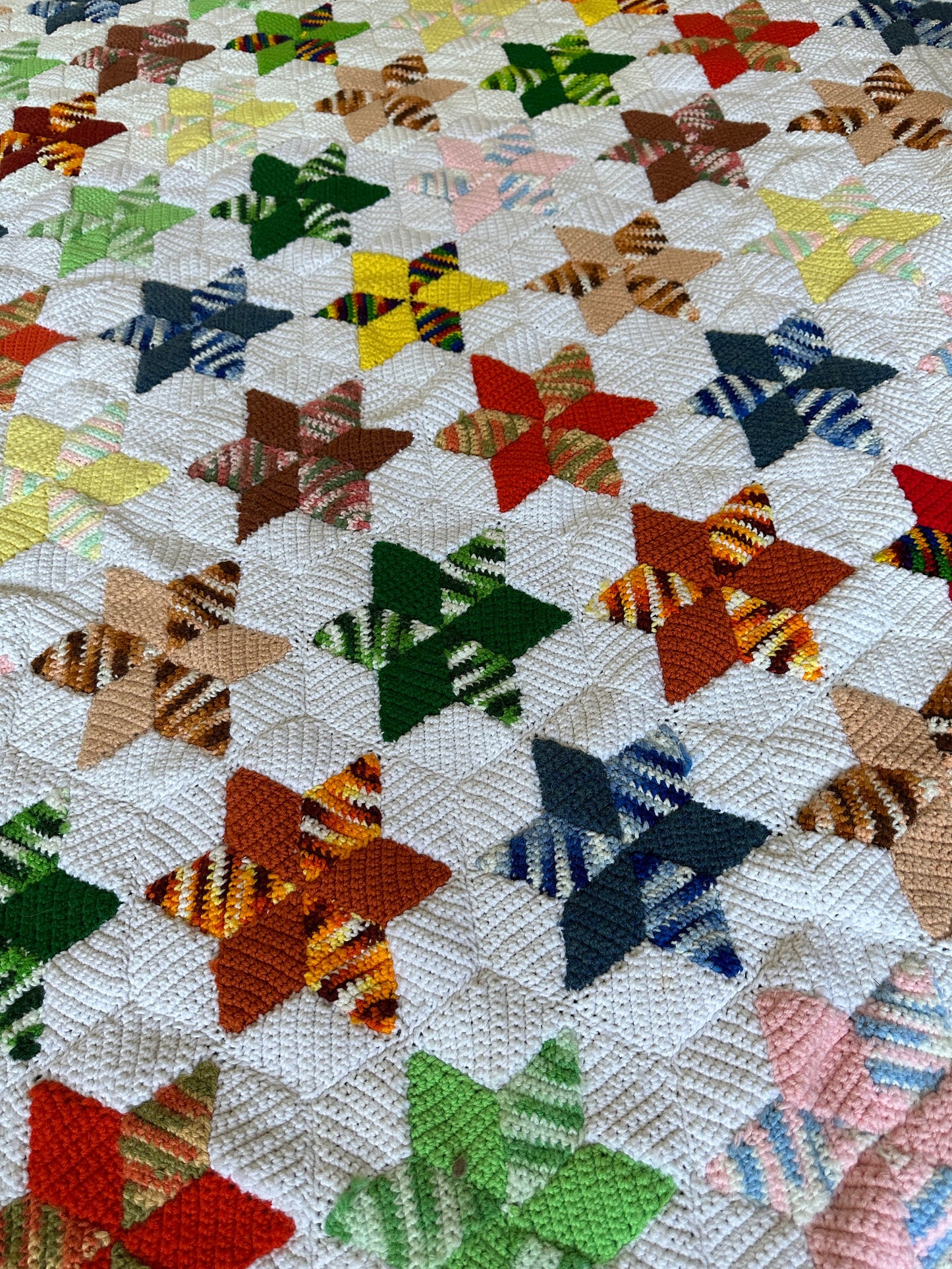 Vintage Crocheted Star Afghan: Handcrafted Scalloped Edge Quilt (84 x 92)