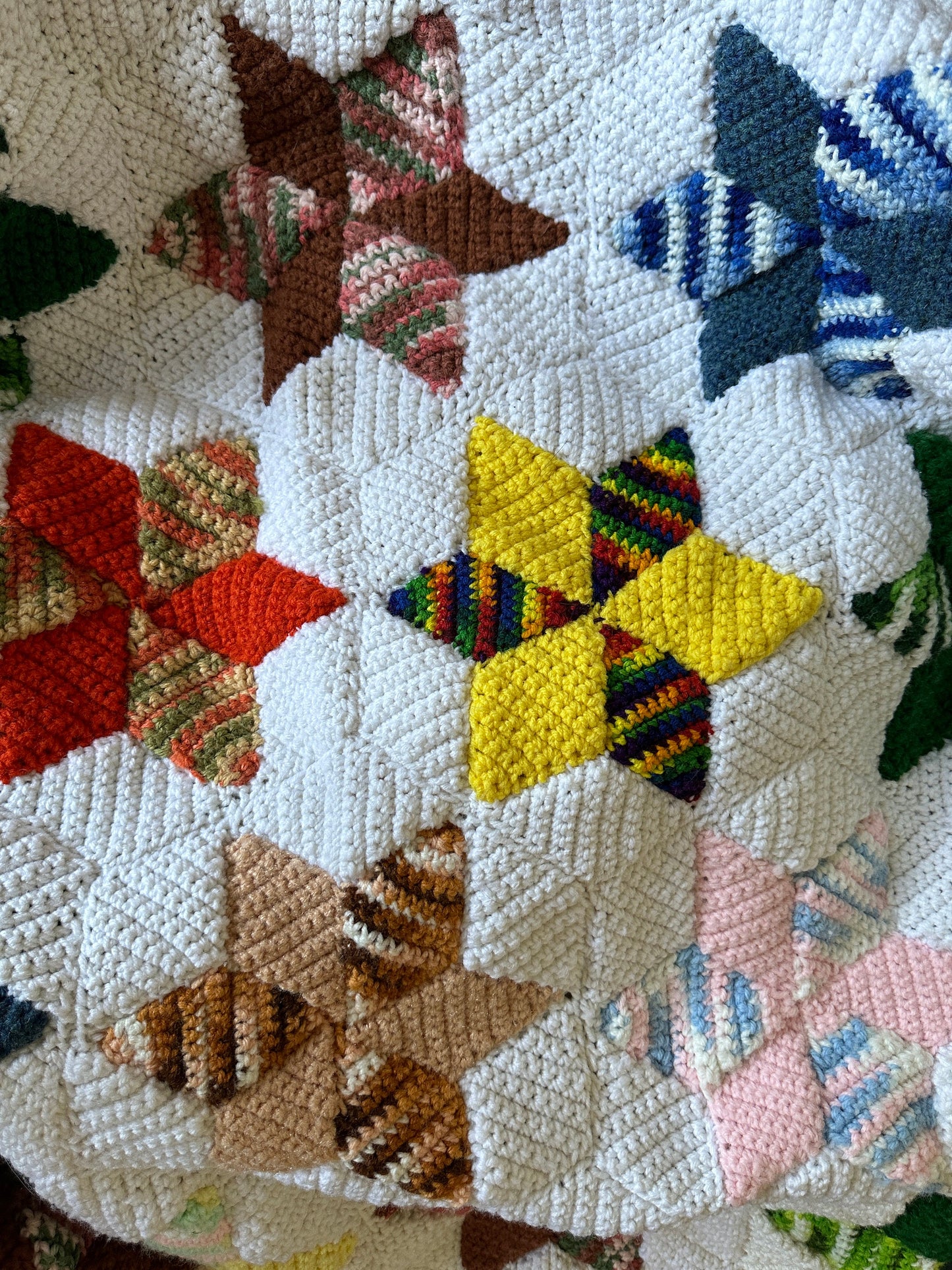 Vintage Crocheted Star Afghan: Handcrafted Scalloped Edge Quilt (84 x 92)