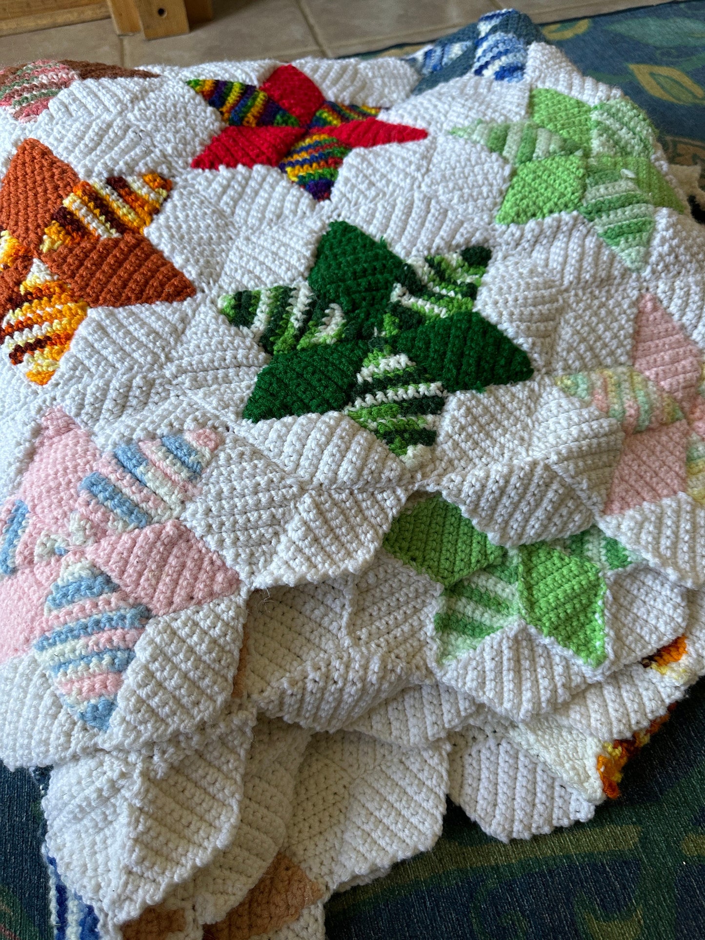 Vintage Crocheted Star Afghan: Handcrafted Scalloped Edge Quilt (84 x 92)