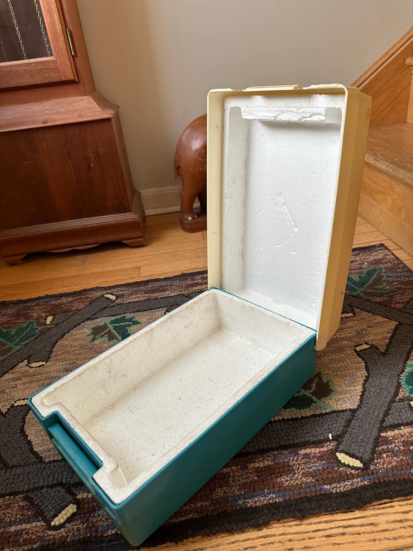 Vintage Rubbermaid Cooler Blue & White Plastic With Styrofoam 1970's Car Show
