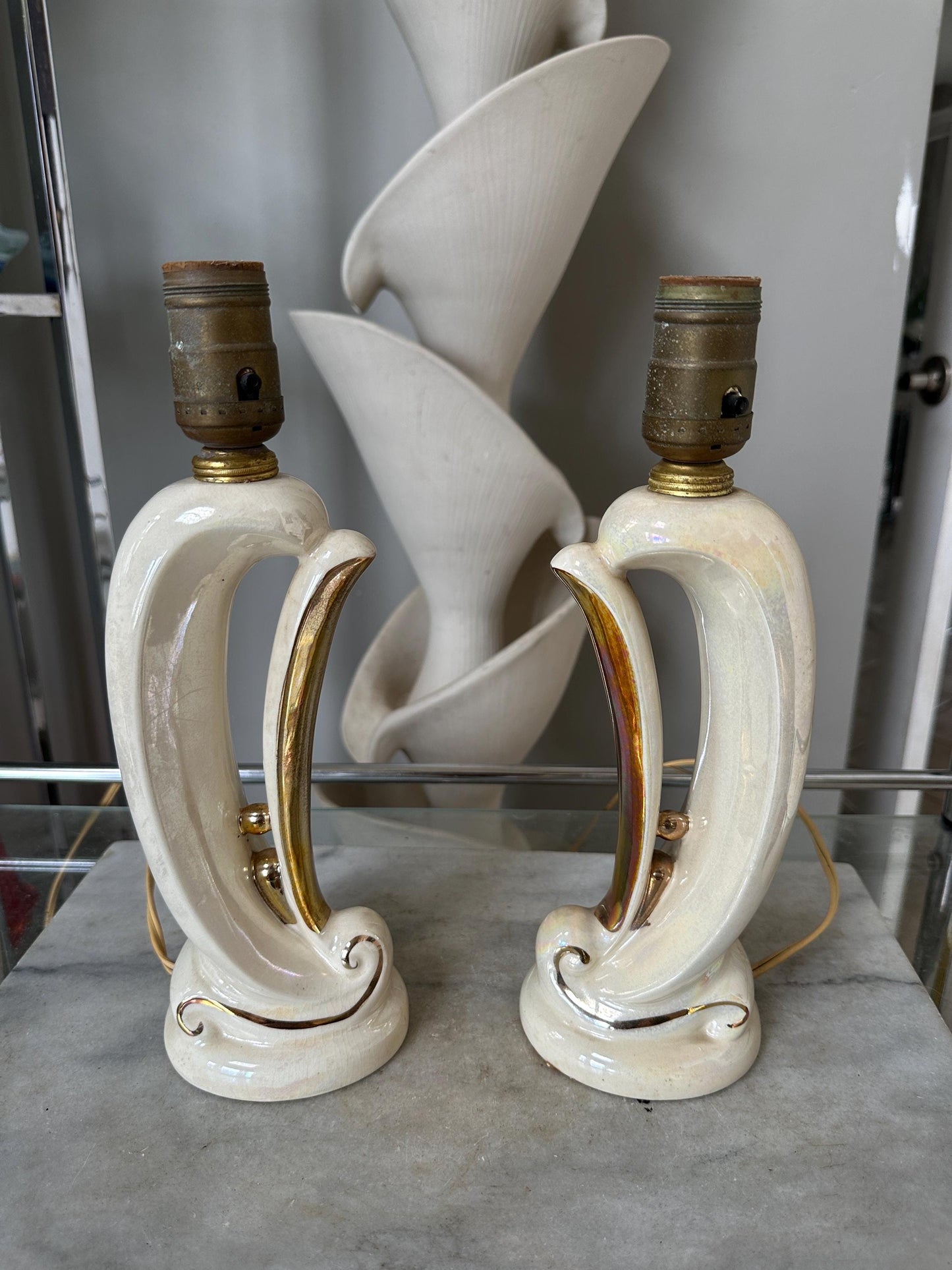 Vintage Art Deco Table Lamps: Cream & Gold Accent Lighting
