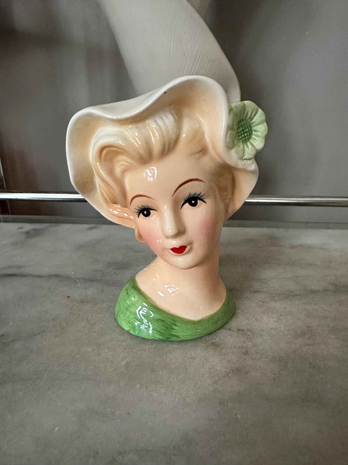 Relpo t961 Brinn’s Head With Green Shawl Head Vase 5.5 In Tall