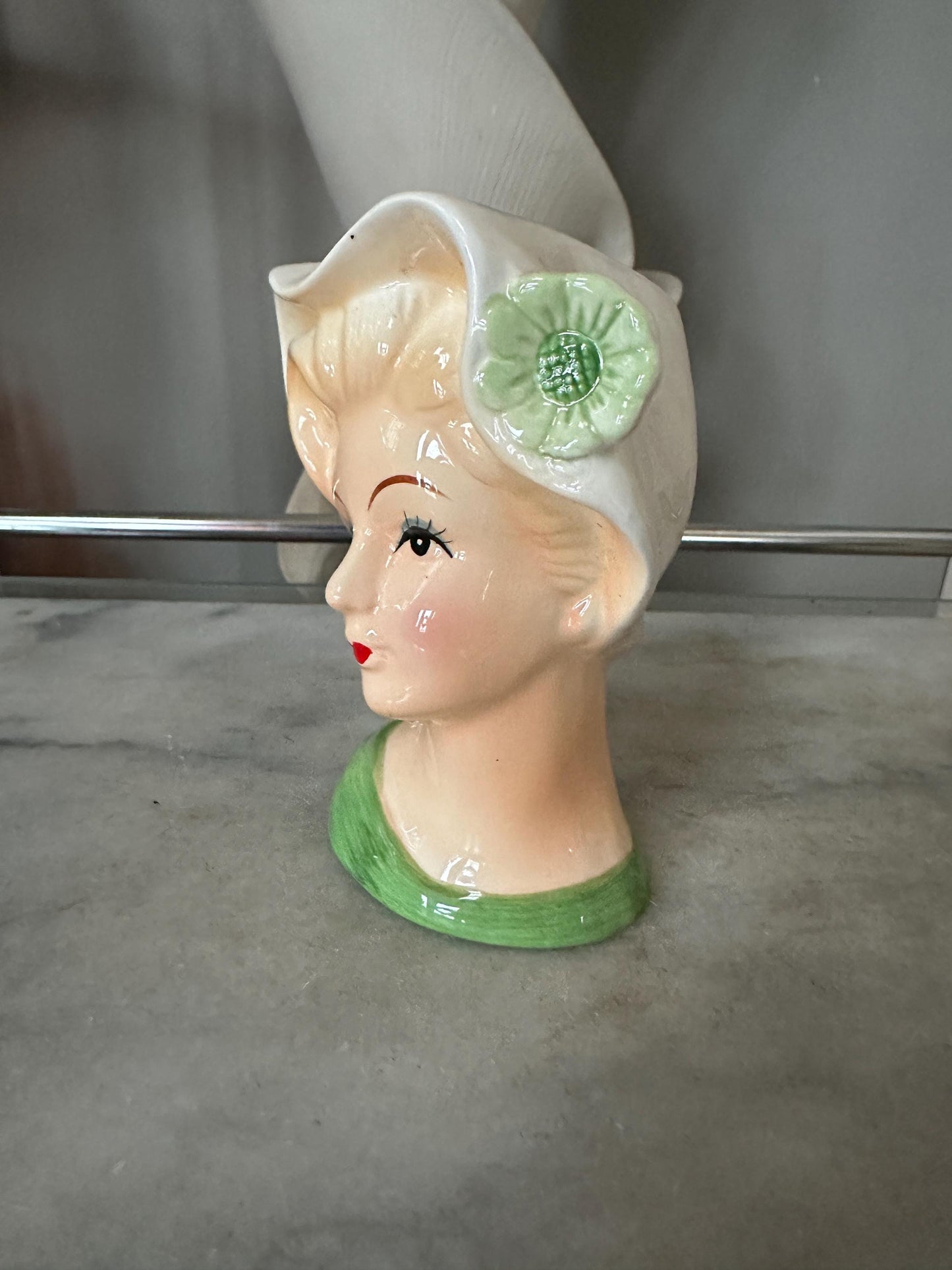Relpo t961 Brinn’s Head With Green Shawl Head Vase 5.5 In Tall