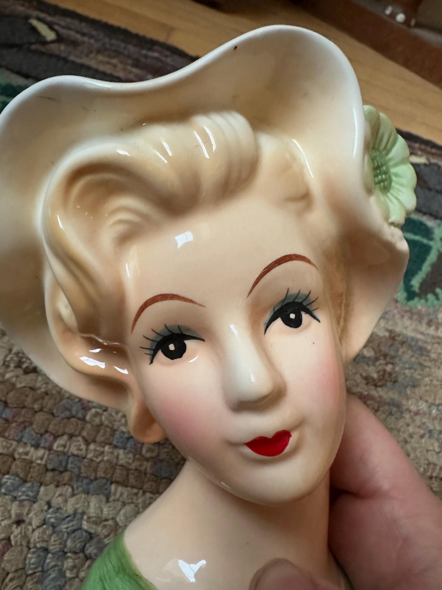 Relpo t961 Brinn’s Head With Green Shawl Head Vase 5.5 In Tall