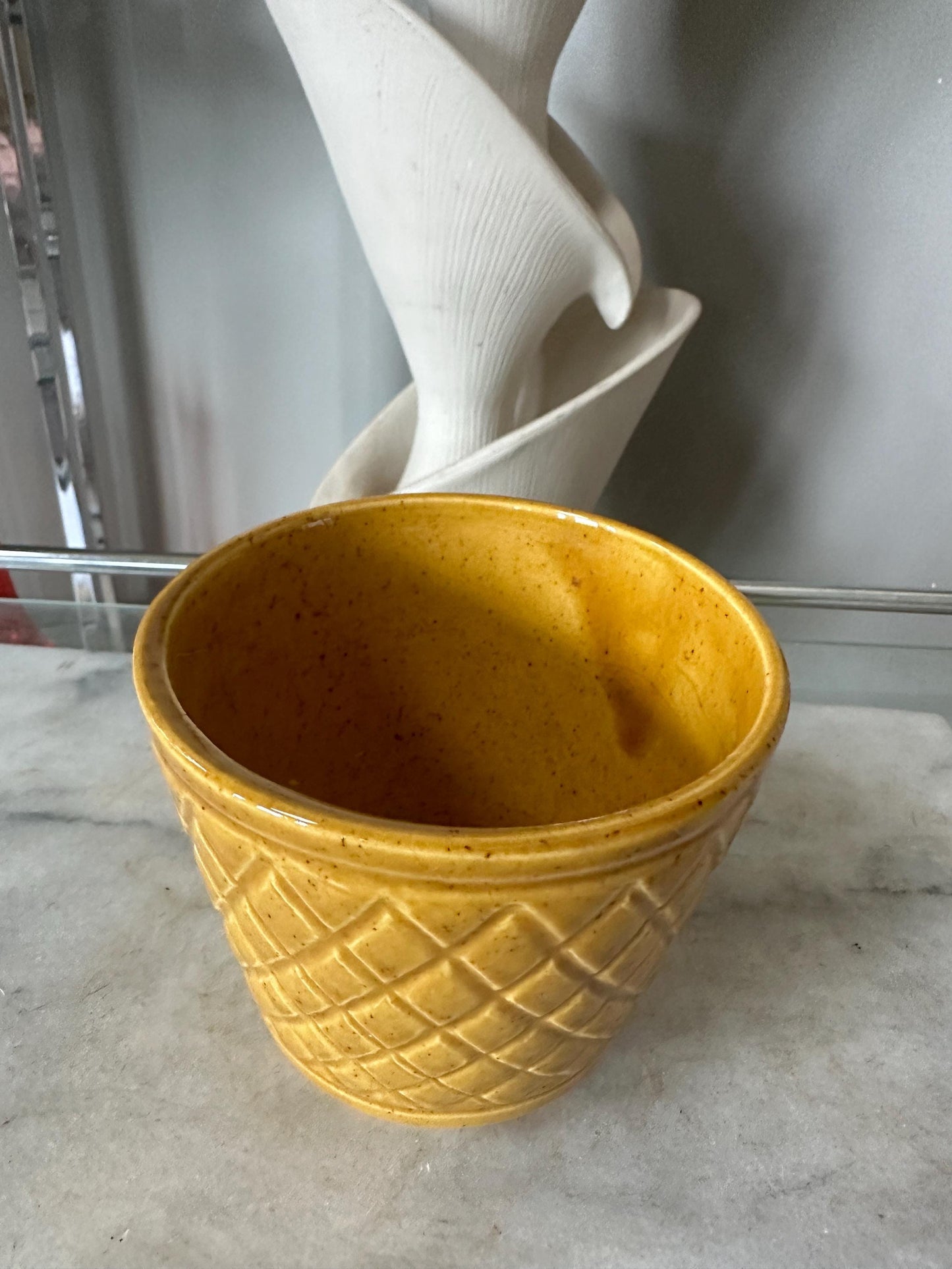 Vintage Haeger Pottery. #404 Planter/Vase, with Diamond Quilt Pattern