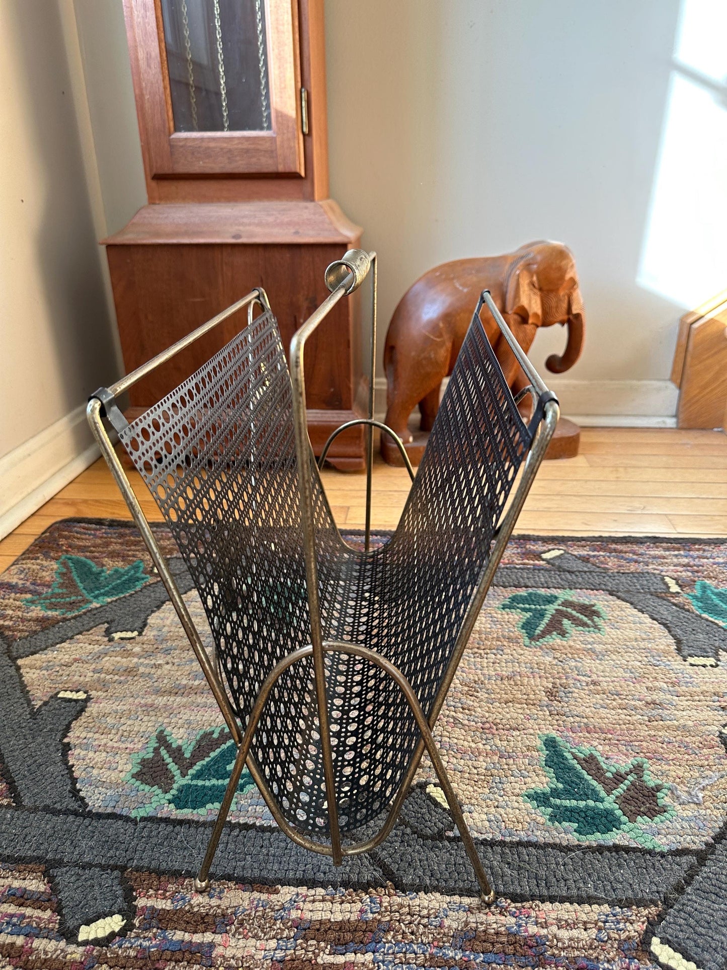 Vintage 1960s Black Mesh & Gold Leaf Handled Magazine Rack