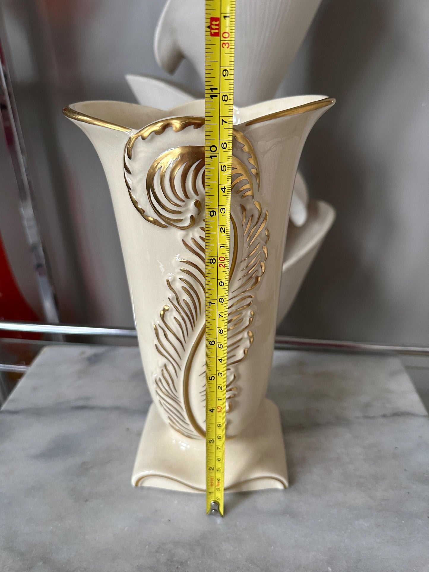 Vintage Art Deco Chadwick Pottery Vase 1940s Gold And Ivory Feather Plume 9”