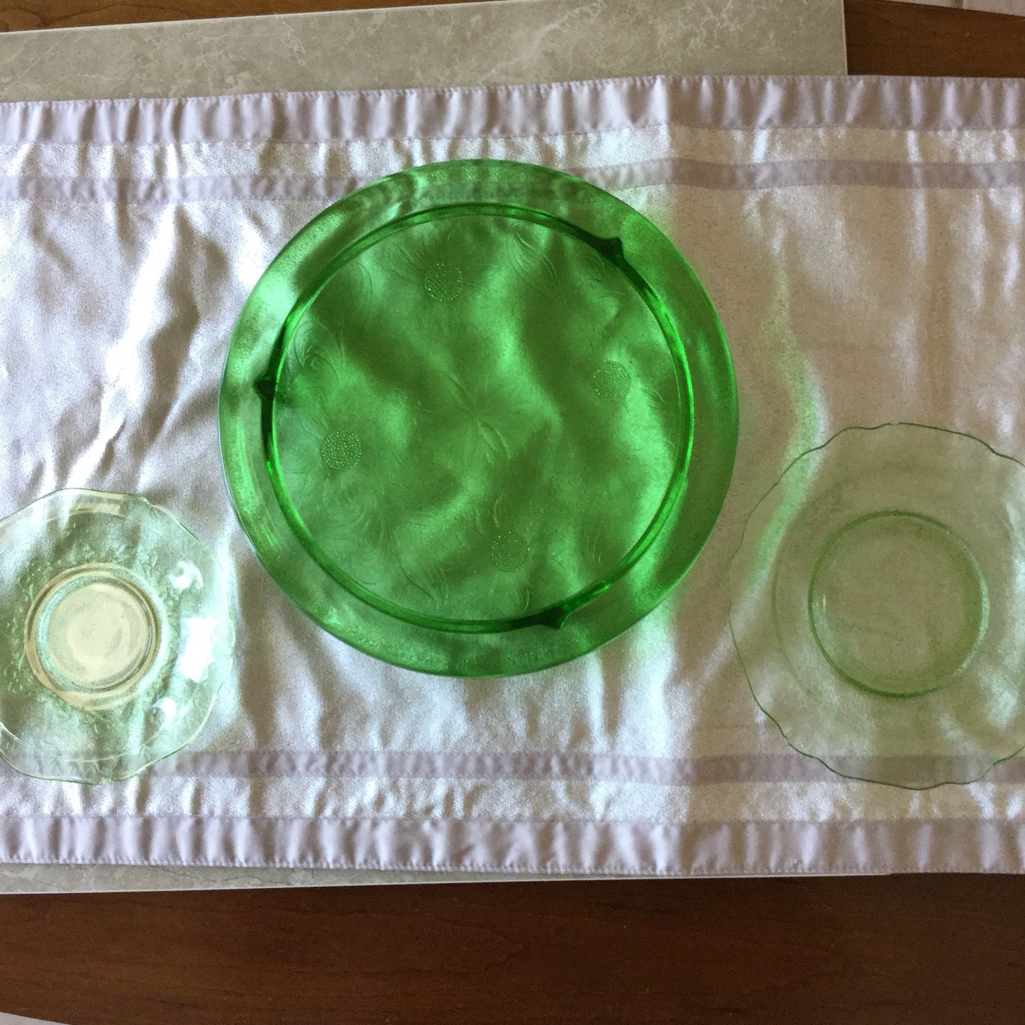Jeannette Glass Green Deprssion Glass Cake Plate Sunflowers (plus 2 bonus dessert plates)