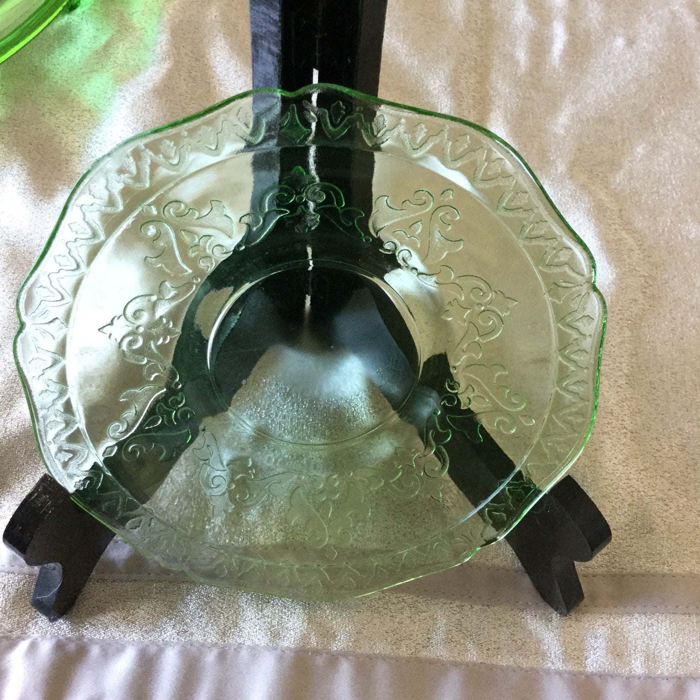Jeannette Glass Green Deprssion Glass Cake Plate Sunflowers (plus 2 bonus dessert plates)