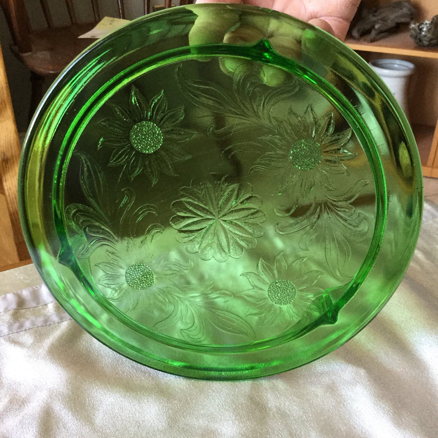 Jeannette Glass Green Deprssion Glass Cake Plate Sunflowers (plus 2 bonus dessert plates)