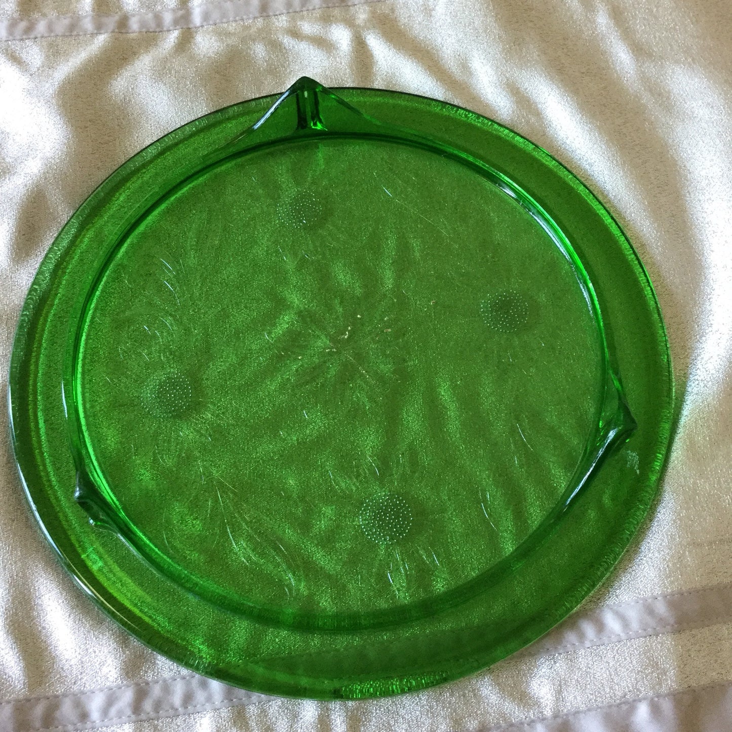 Jeannette Glass Green Deprssion Glass Cake Plate Sunflowers (plus 2 bonus dessert plates)