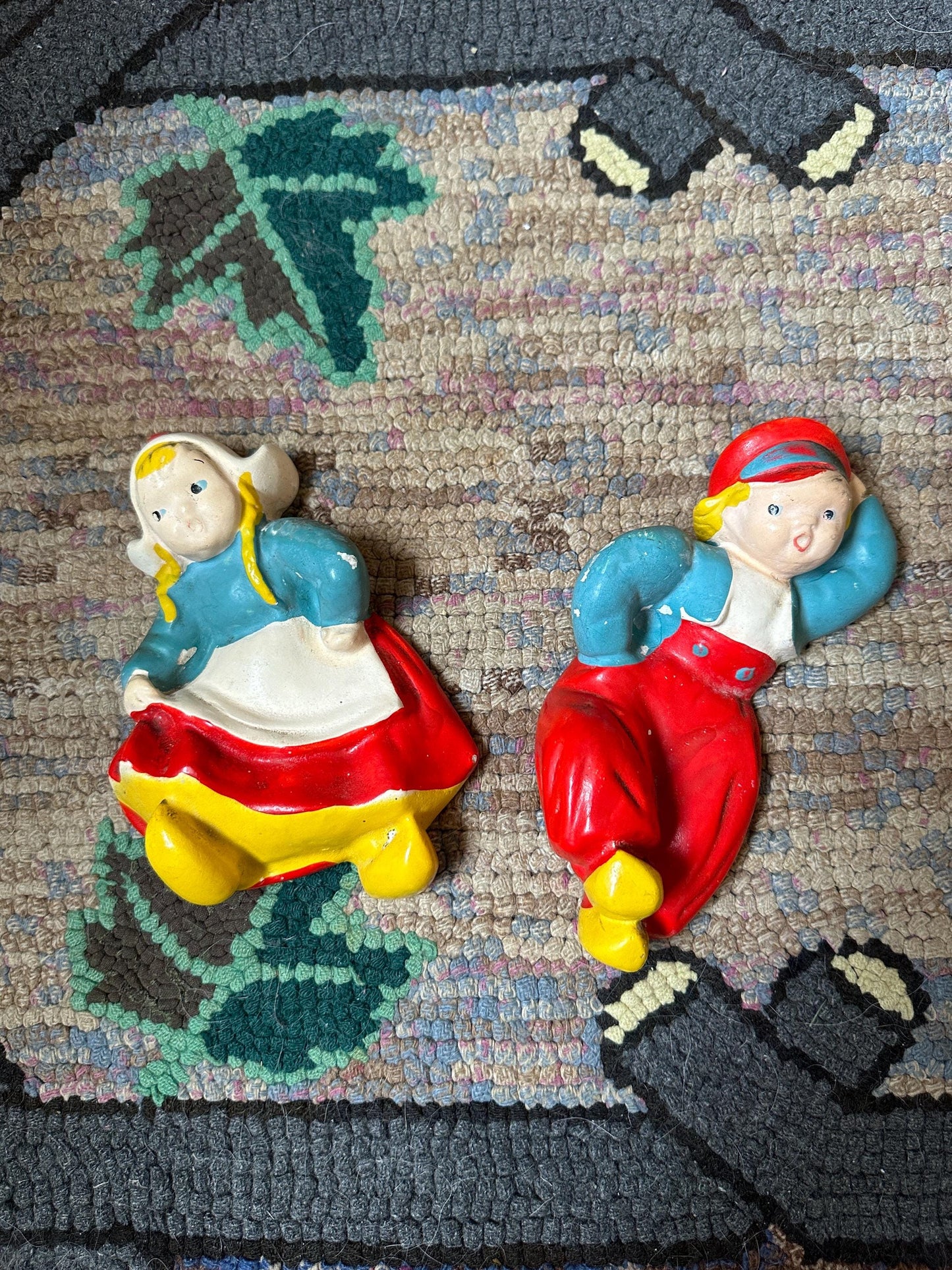 Vintage Chalkware Dancing Dutch boy & girl 1940-50's