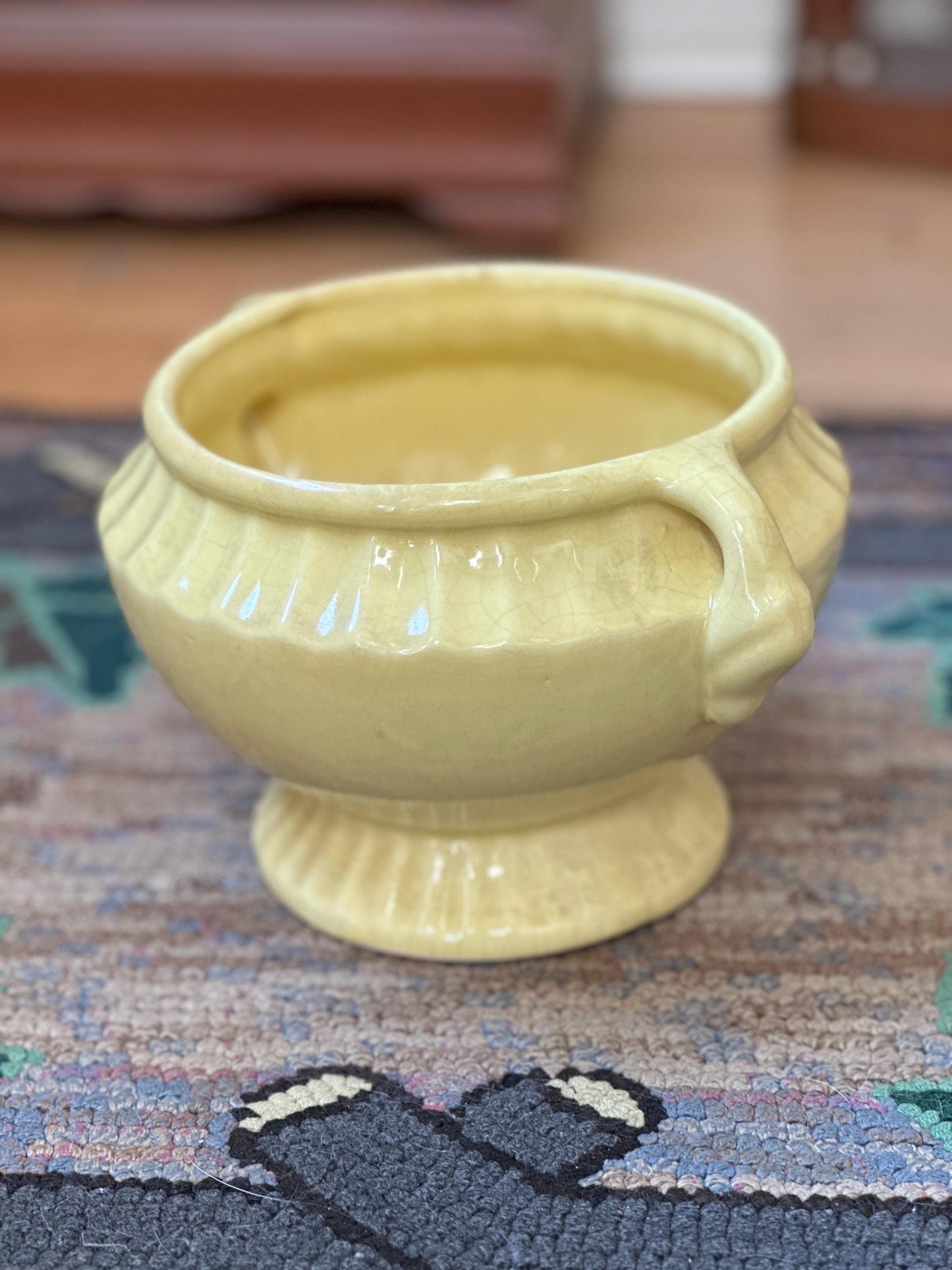 Vintage Fredericksburg Art Pottery #201 USA Urn Planter Scalloped Swan Handled