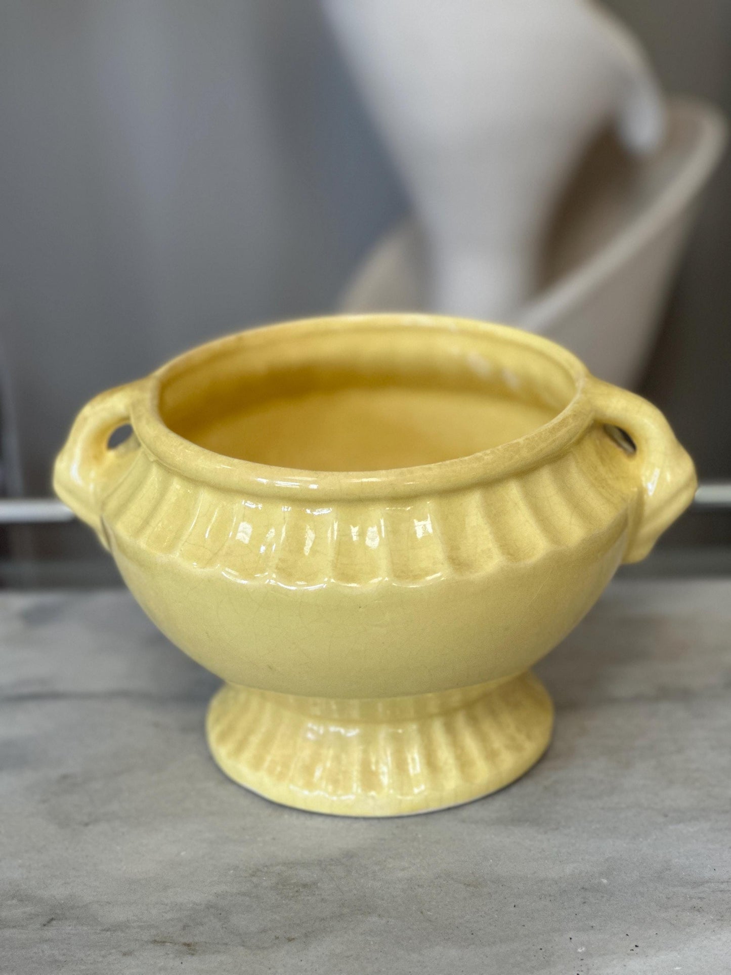 Vintage Fredericksburg Art Pottery #201 USA Urn Planter Scalloped Swan Handled