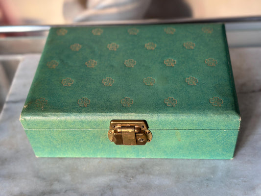 1950s Green Shamrock Jewelry Box & Travel Case: Vintage Retro Storage