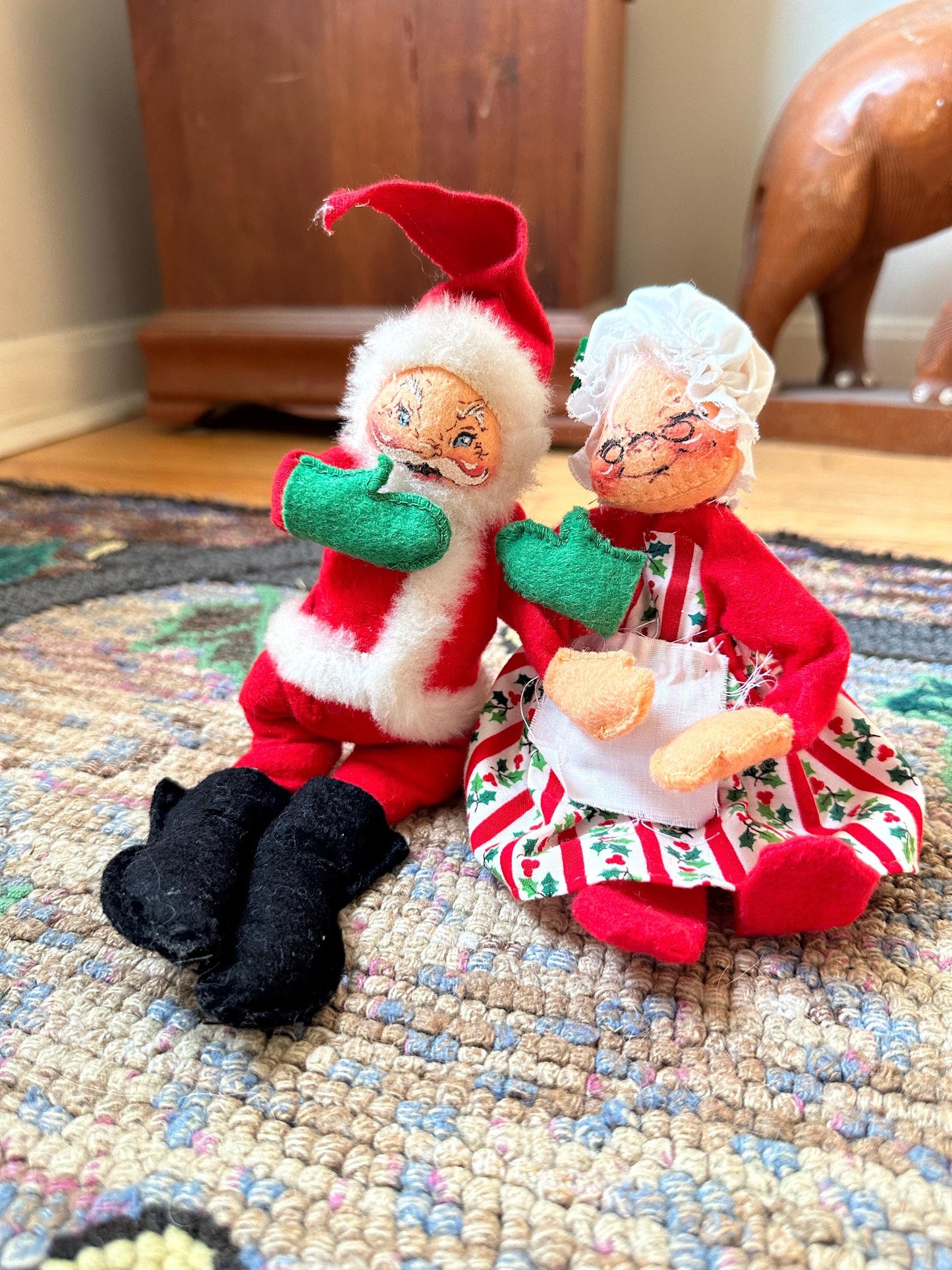 Vintage 1963/80 Annalee Mobilitee Santa And Mrs Claus,  With Sack Bendable Christmas