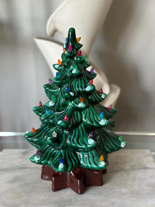 Vintage Holland Mold 12” Green Ceramic Snowy Light Up Christmas Tree Lamp Decoration