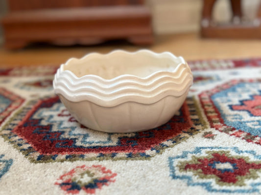 Vintage McCoy Matte White Ribbed Planter: Scalloped Edge Pottery