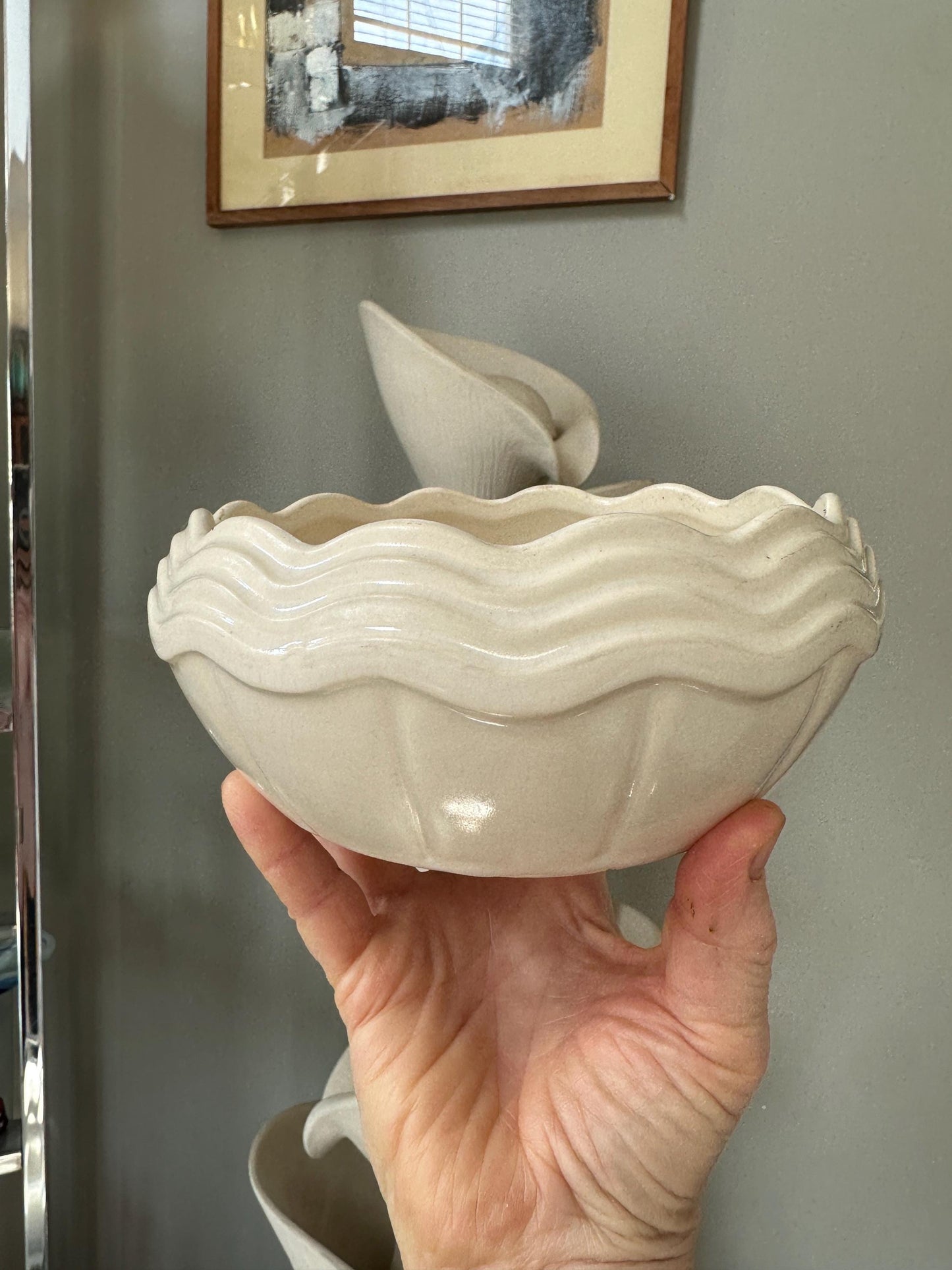 Vintage McCoy Matte White Ribbed Planter: Scalloped Edge Pottery