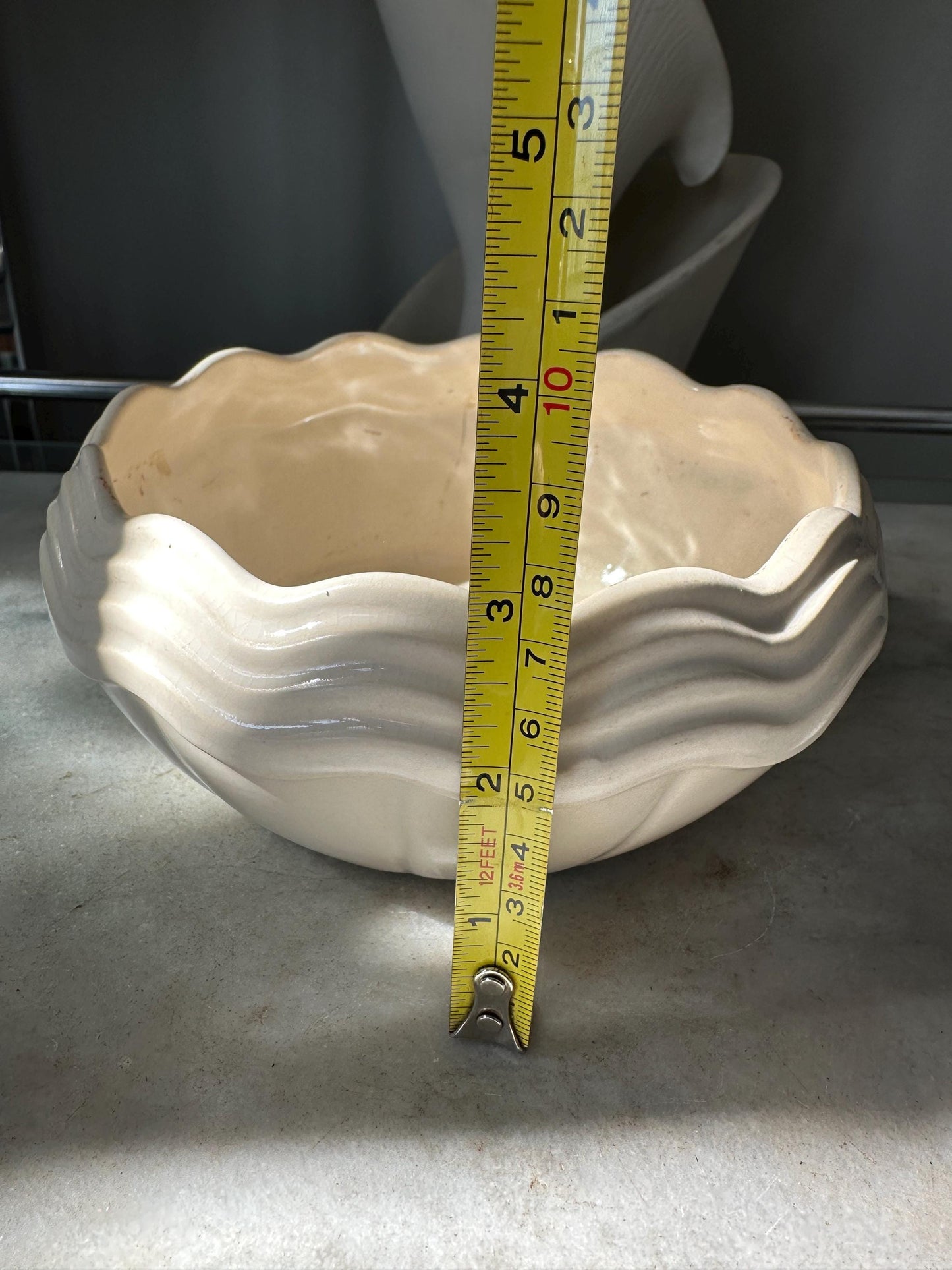 Vintage McCoy Matte White Ribbed Planter: Scalloped Edge Pottery