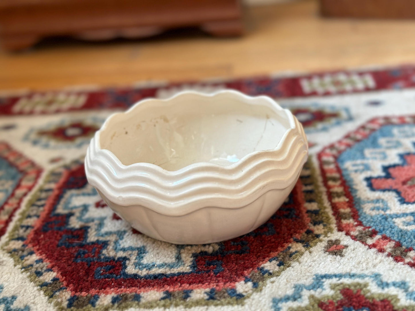 Vintage McCoy Matte White Ribbed Planter: Scalloped Edge Pottery