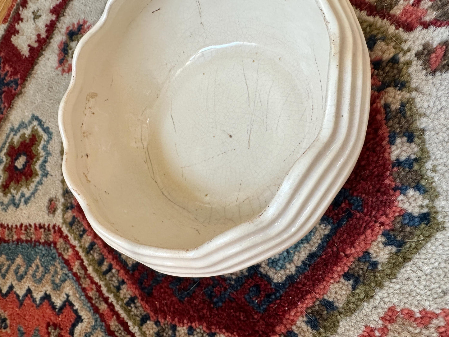 Vintage McCoy Matte White Ribbed Planter: Scalloped Edge Pottery