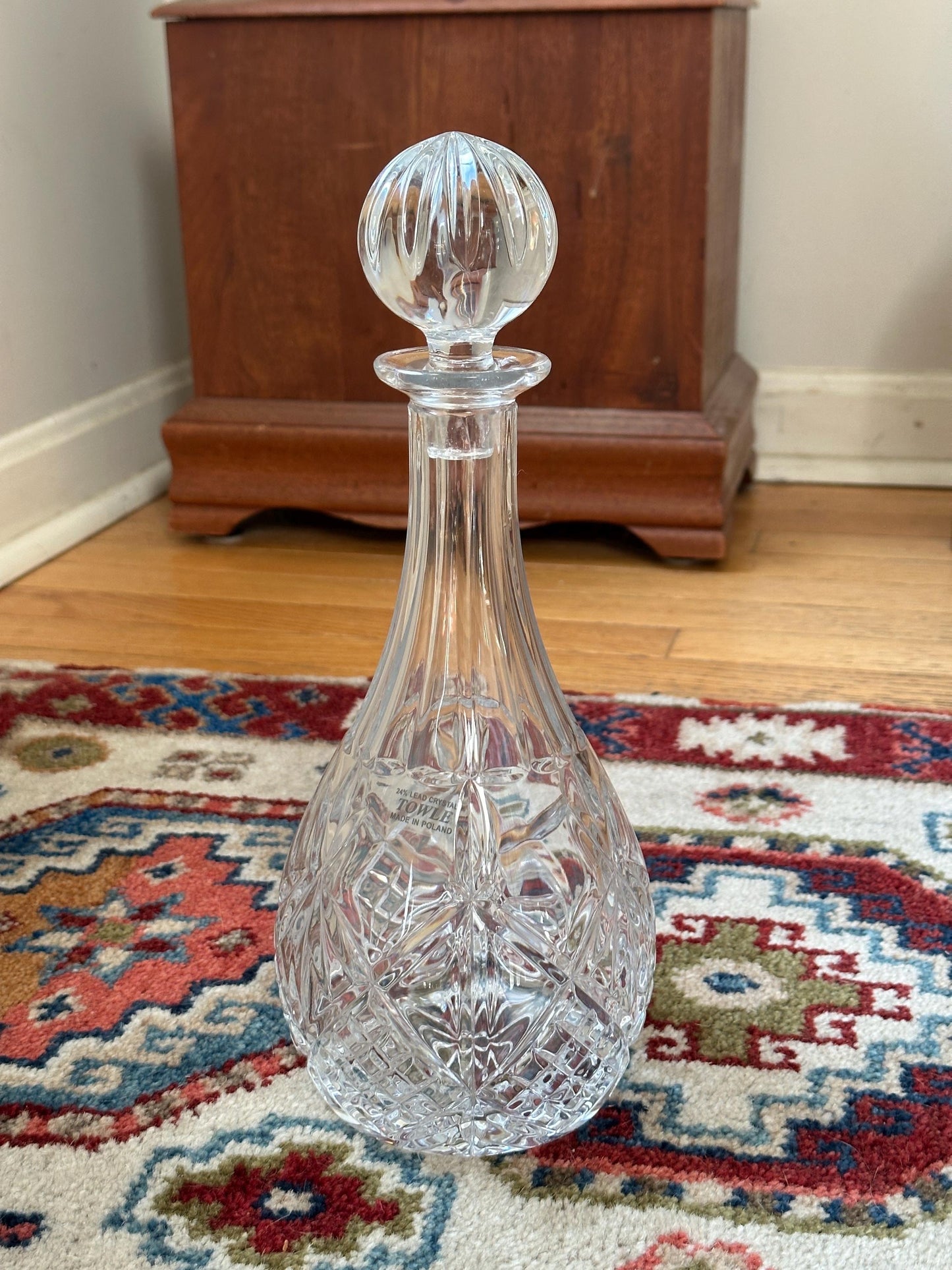 Vintage Towle 24% Lead Crystal Decanter with Stopper: Elegant Barware