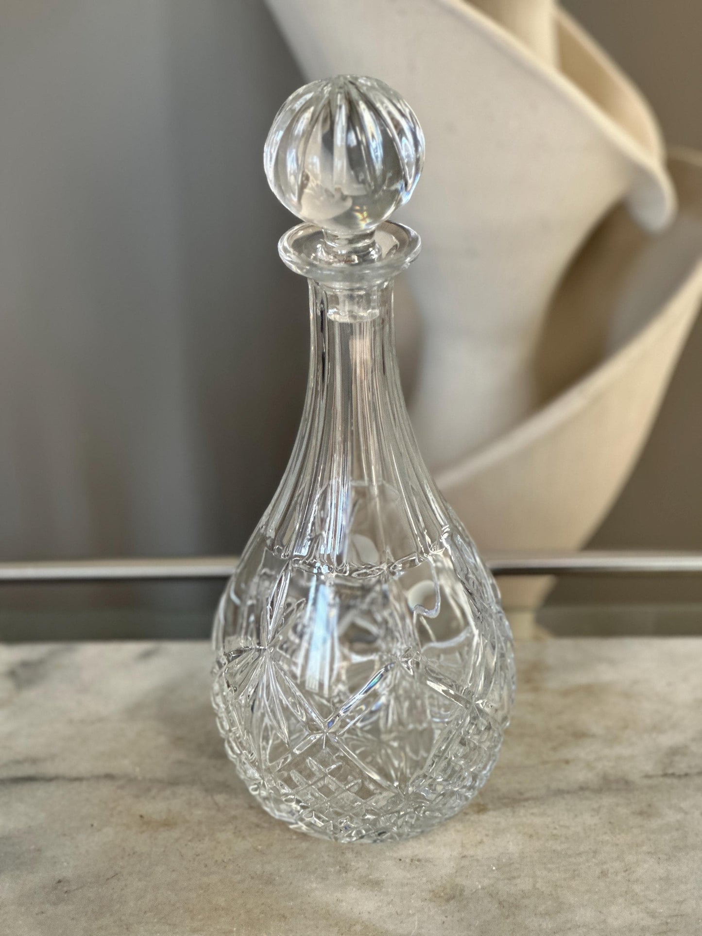 Vintage Towle 24% Lead Crystal Decanter with Stopper: Elegant Barware