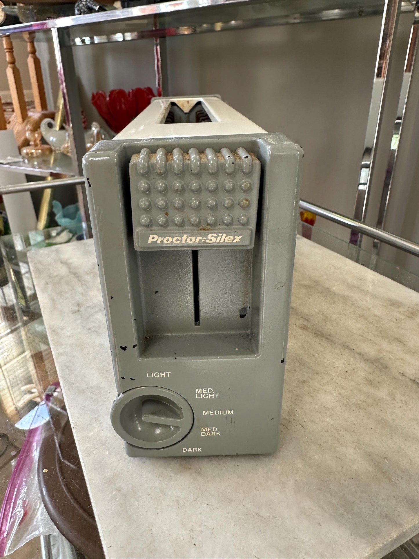 Vintage 1970s Proctor Silex Toaster: Retro White & Grey Kitchen Appliance