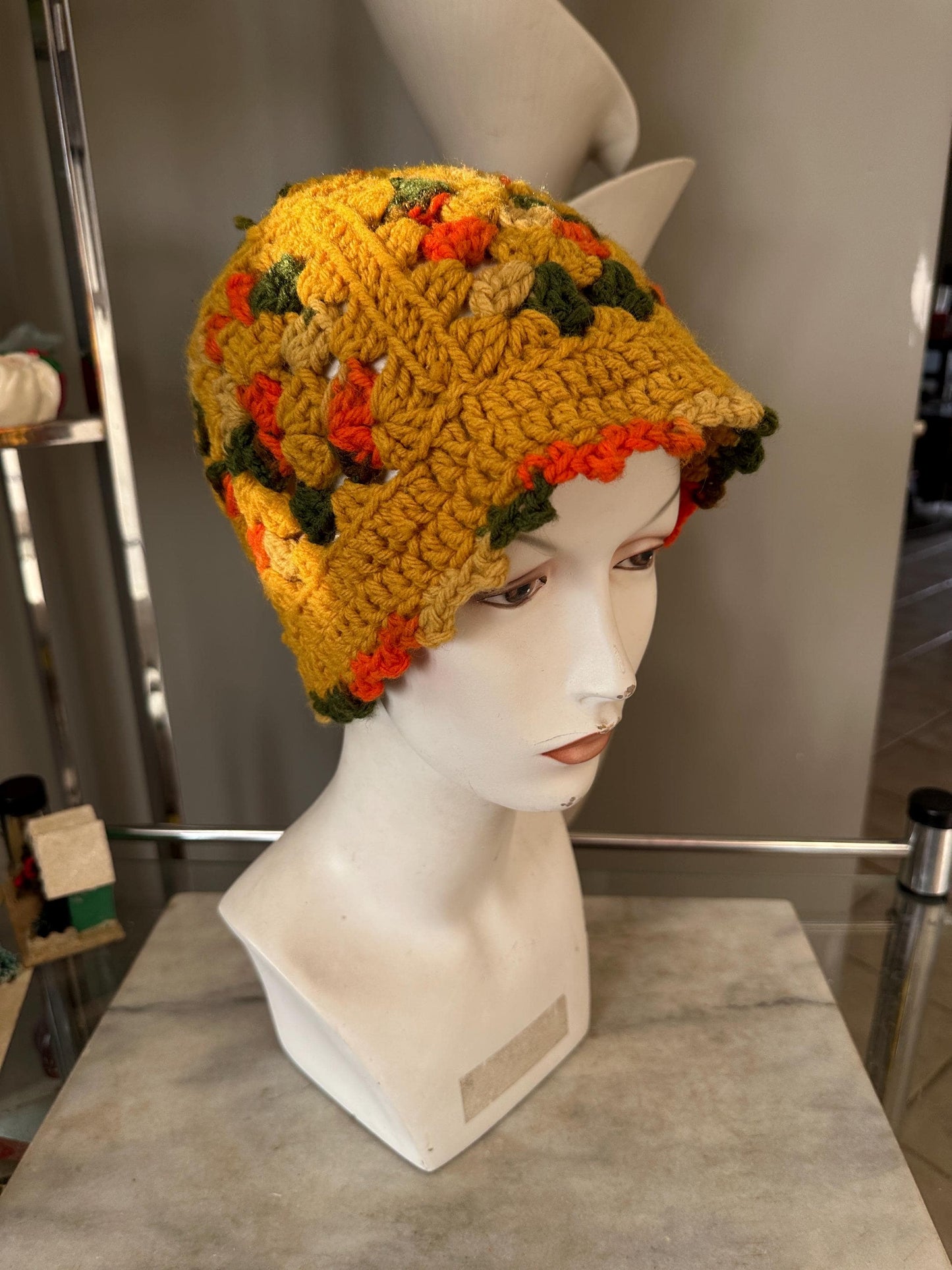 Vintage 70s Hand-Crocheted Granny Square Bucket Hat – Retro Autumn Boho