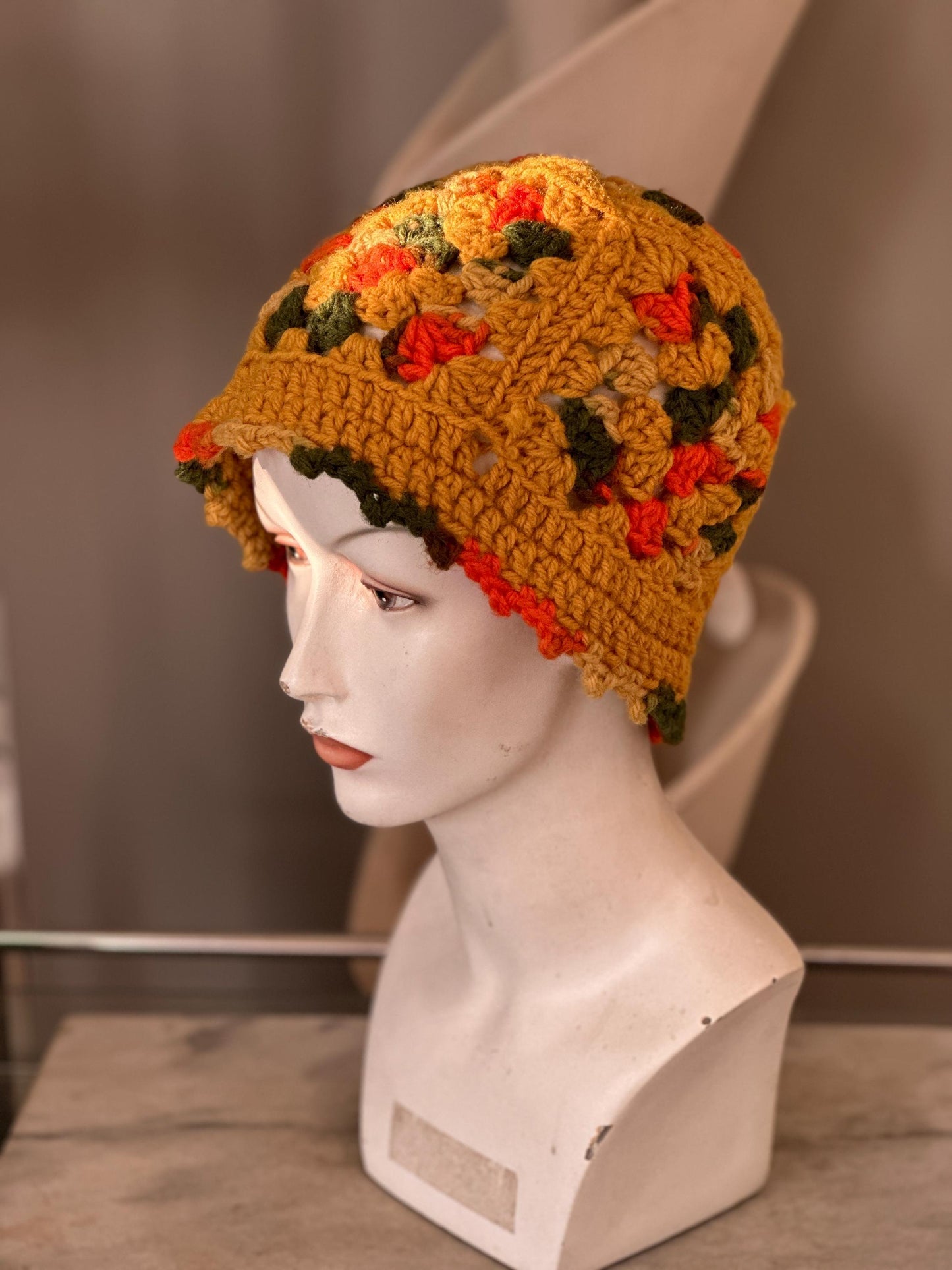 Vintage 70s Hand-Crocheted Granny Square Bucket Hat – Retro Autumn Boho