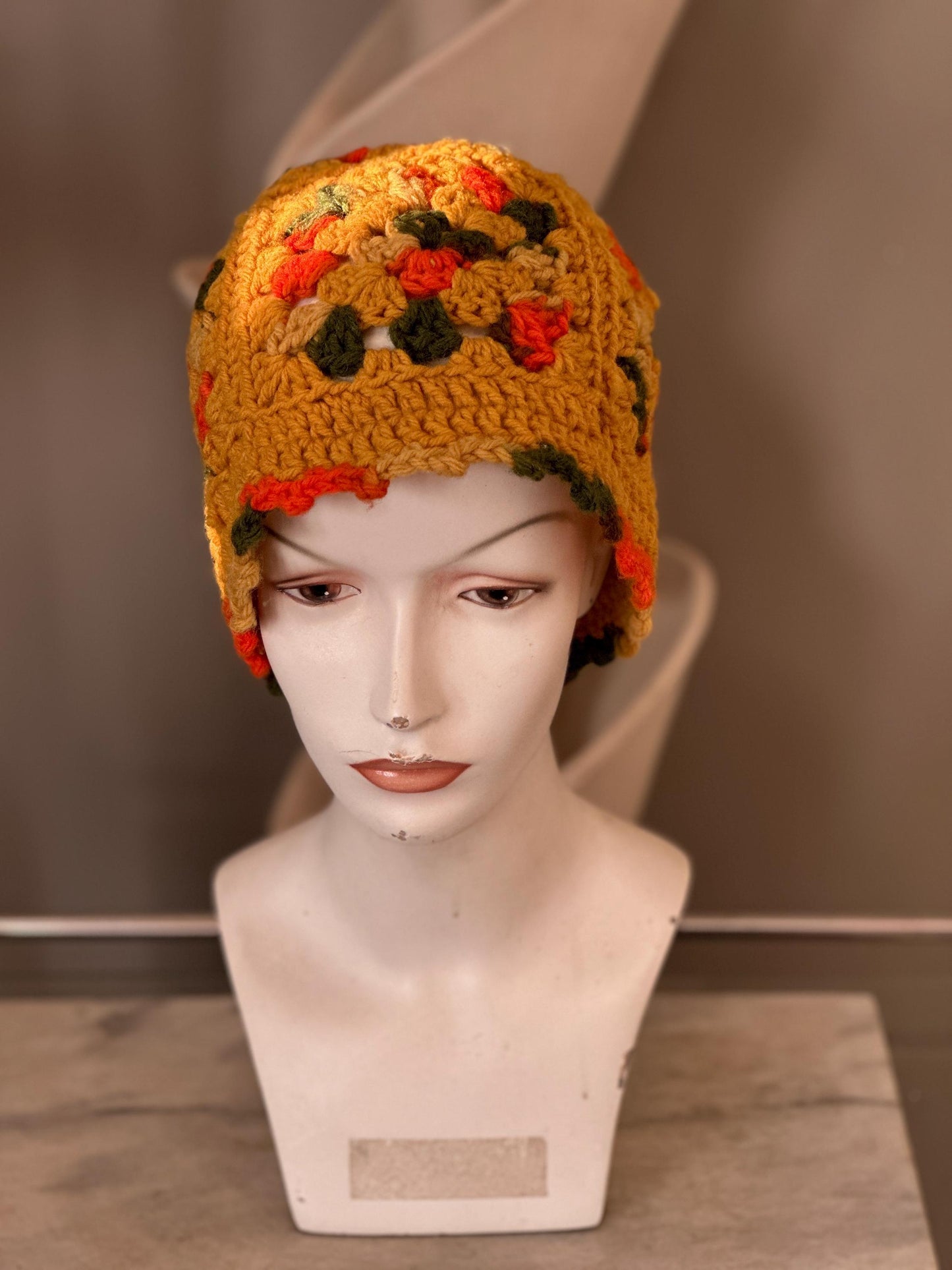 Vintage 70s Hand-Crocheted Granny Square Bucket Hat – Retro Autumn Boho