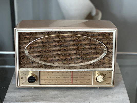 Vintage Radio Zenith Automatic Frequency Control Tube Radio 1959 Beige / Tan Vintage Zenith Radio