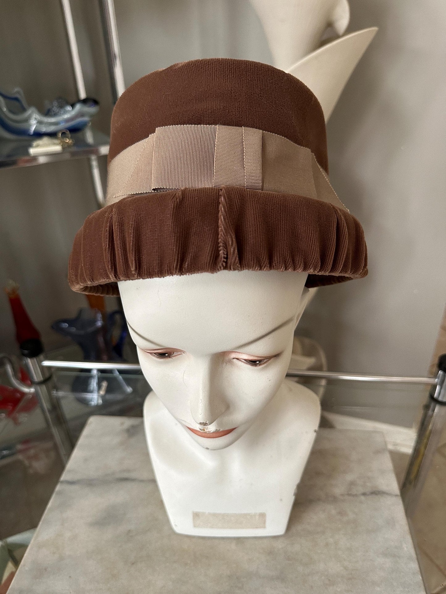 Vintage womens brown velour bucket hat, unbranded,  with union-made band