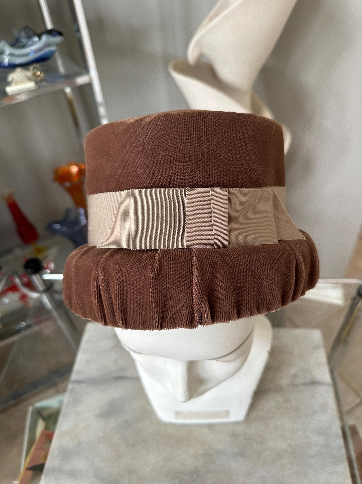Vintage womens brown velour bucket hat, unbranded,  with union-made band