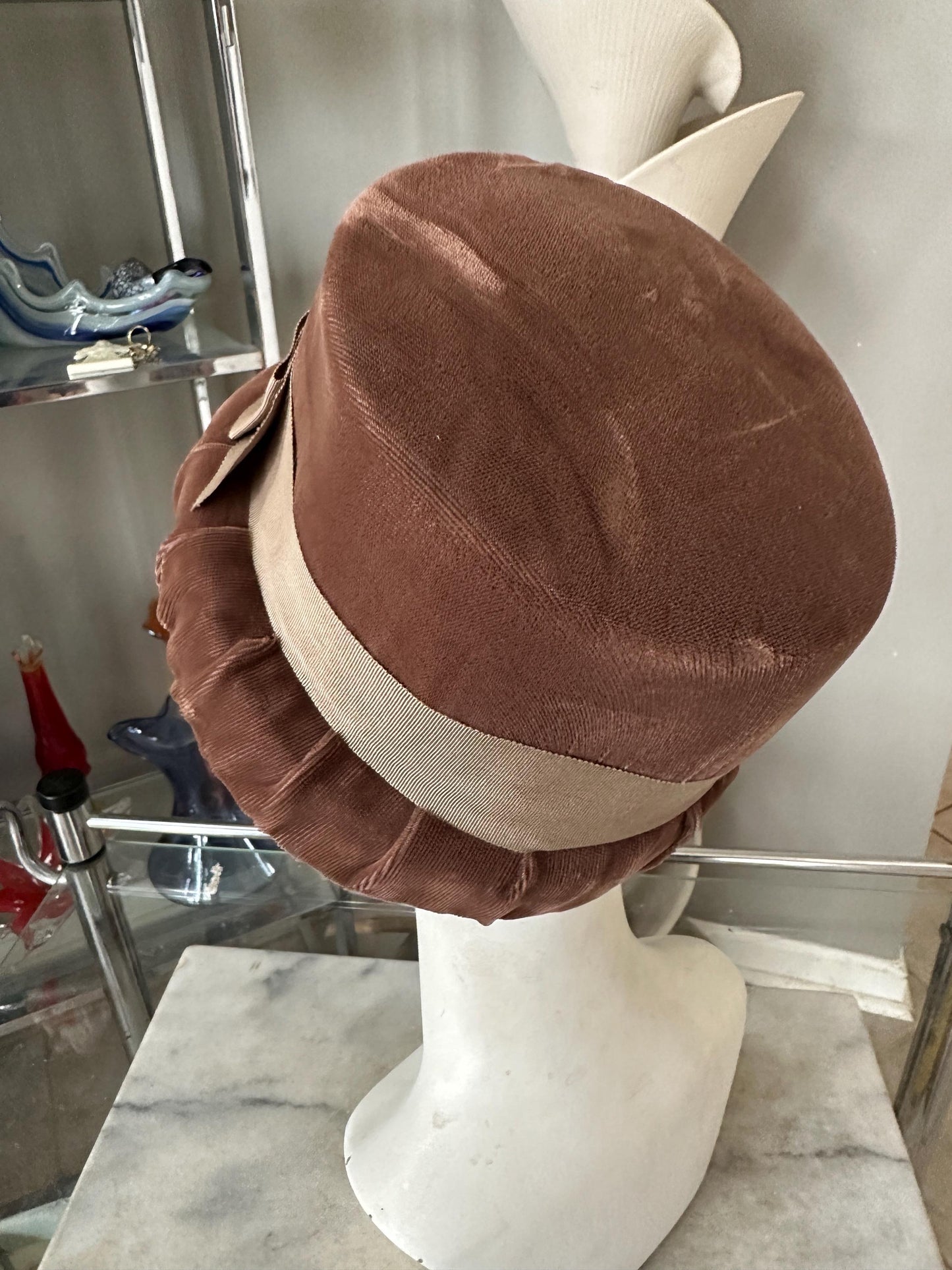 Vintage womens brown velour bucket hat, unbranded,  with union-made band