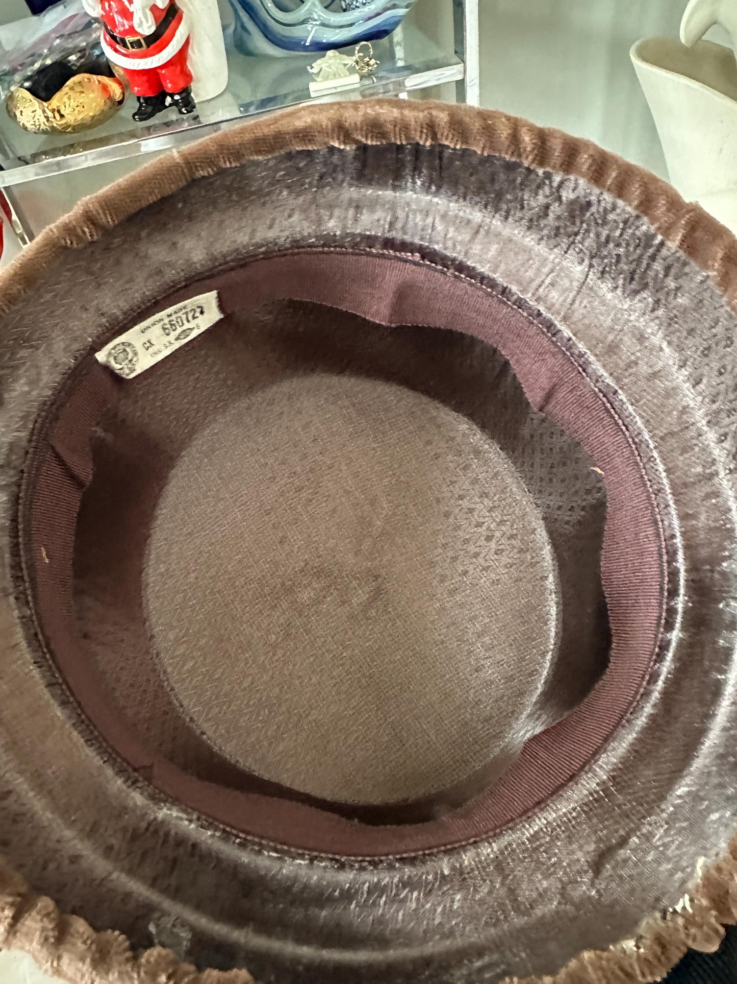 Vintage womens brown velour bucket hat, unbranded,  with union-made band