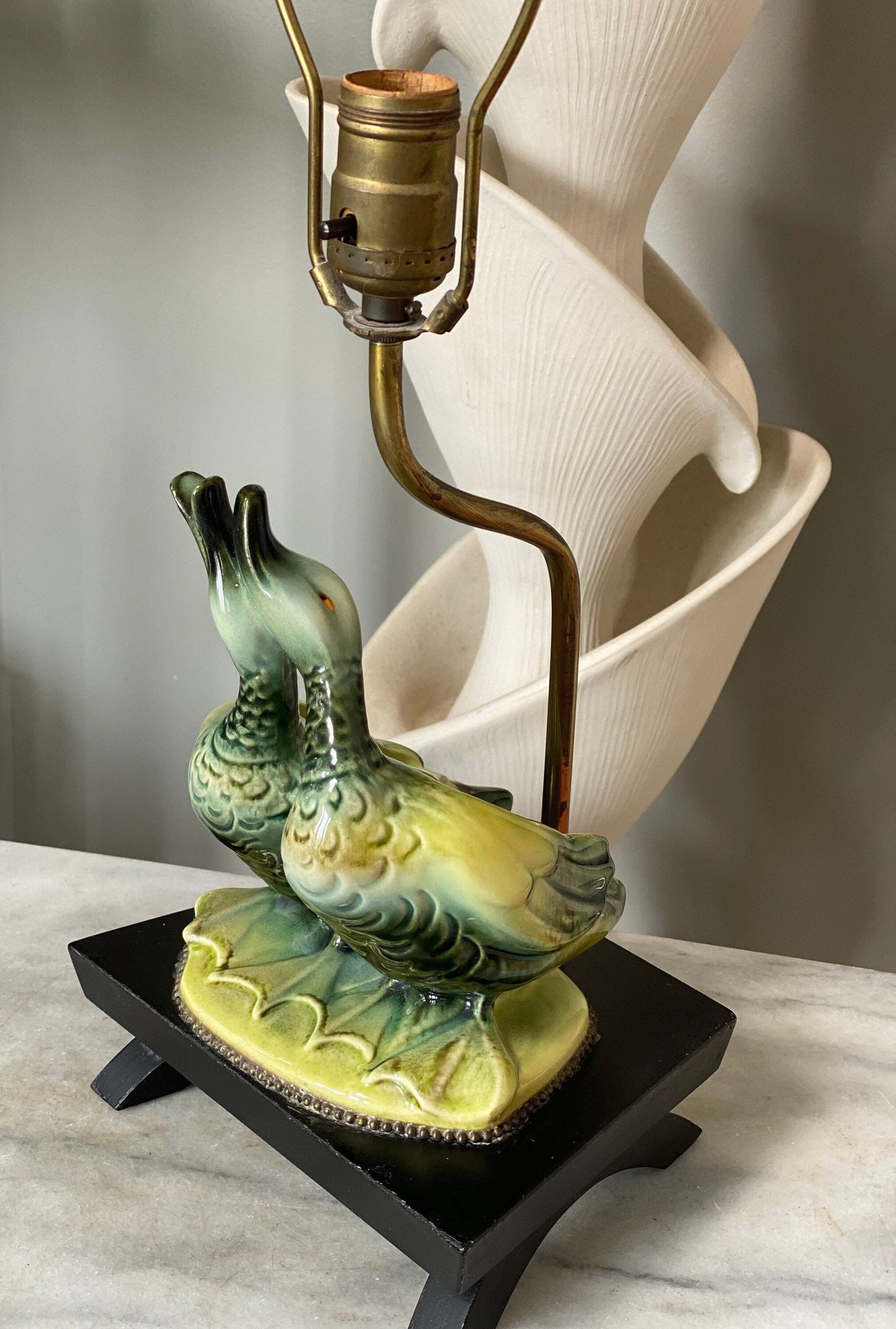 Mid Century Hull Asian Ducks Planter Accent Lamp