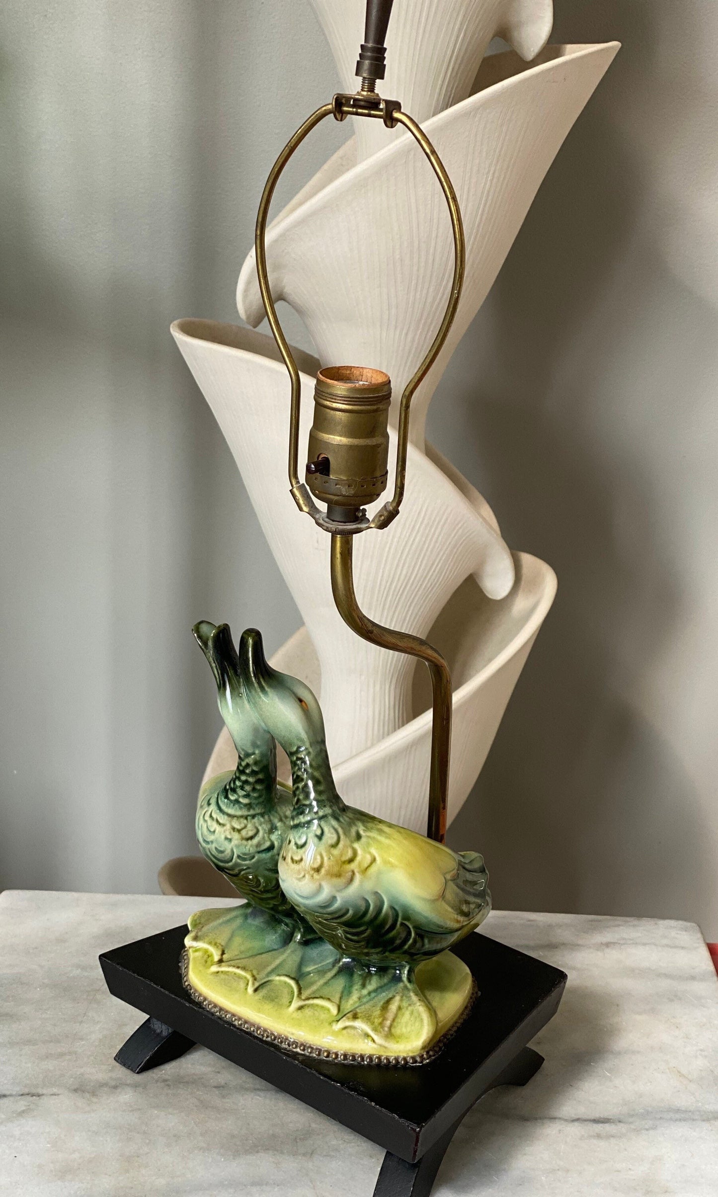 Mid Century Hull Asian Ducks Planter Accent Lamp