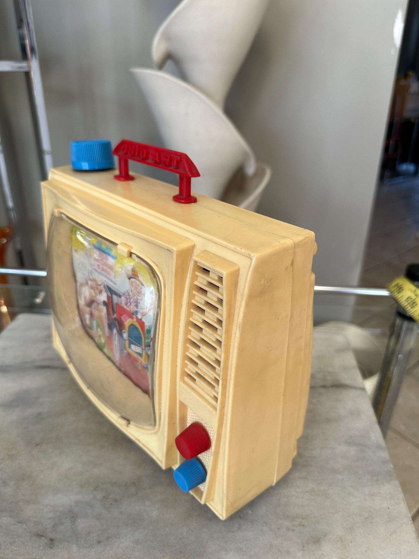 Vintage Ohio Art Television Wind-Up Toy – Plays “Old MacDonald Had A Farm”