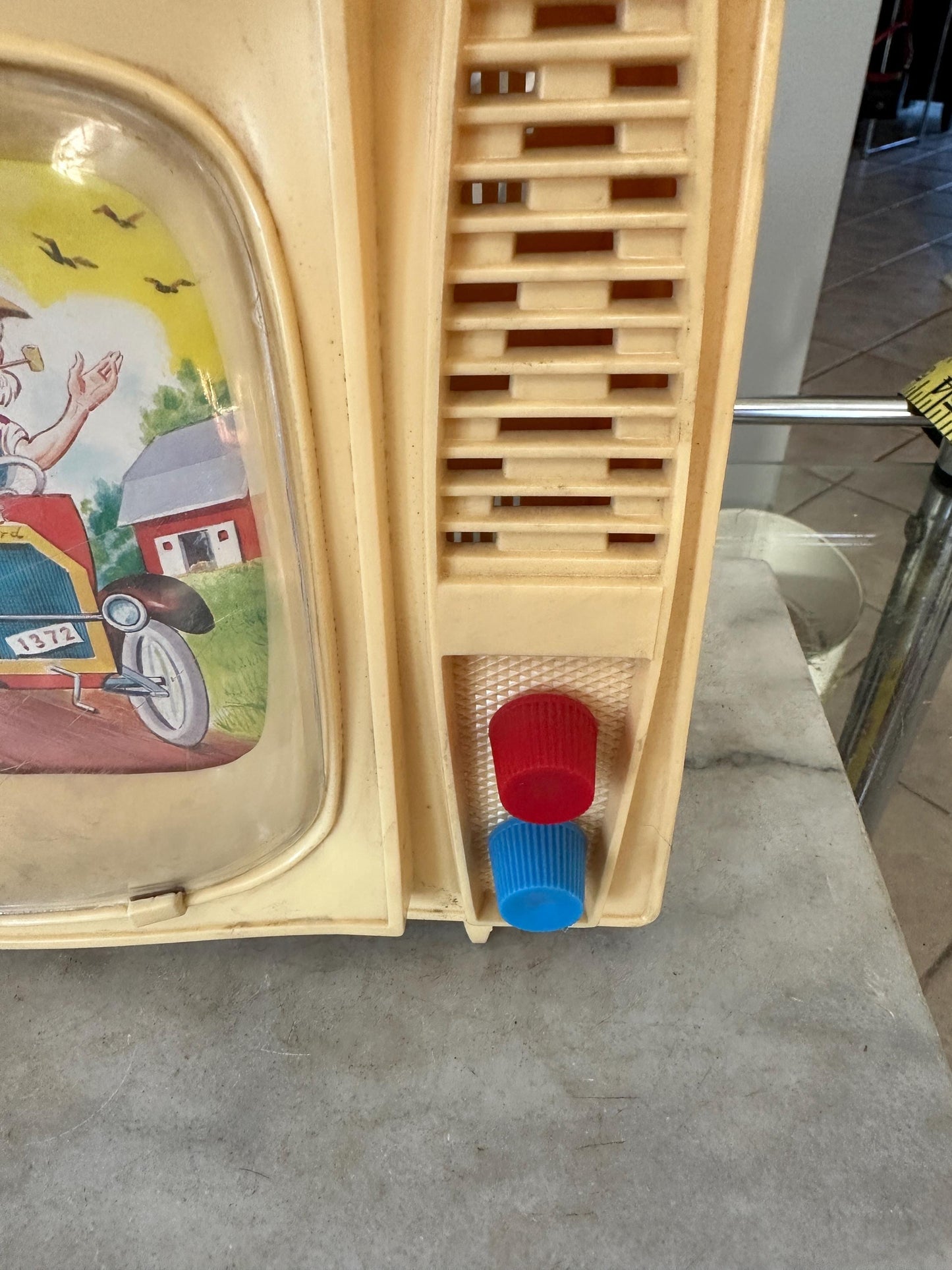Vintage Ohio Art Television Wind-Up Toy – Plays “Old MacDonald Had A Farm”
