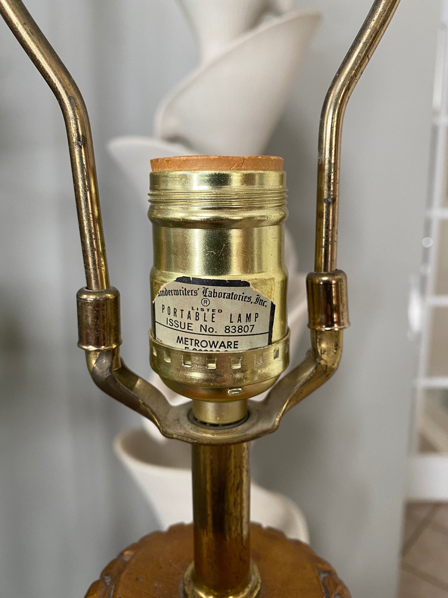 Vintage Undwrwriters Laboratory Gold Gilded Carved Wooden Lamp | Hollywood Regency Style | Mid Century Lighting