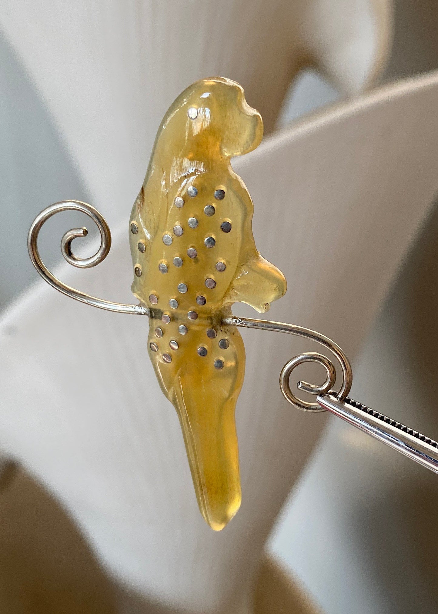 Vintage Lucite Mid Century Amber Lucite Pin Patrot Brooch, Translucent Marbled, Lucite MCM Pin