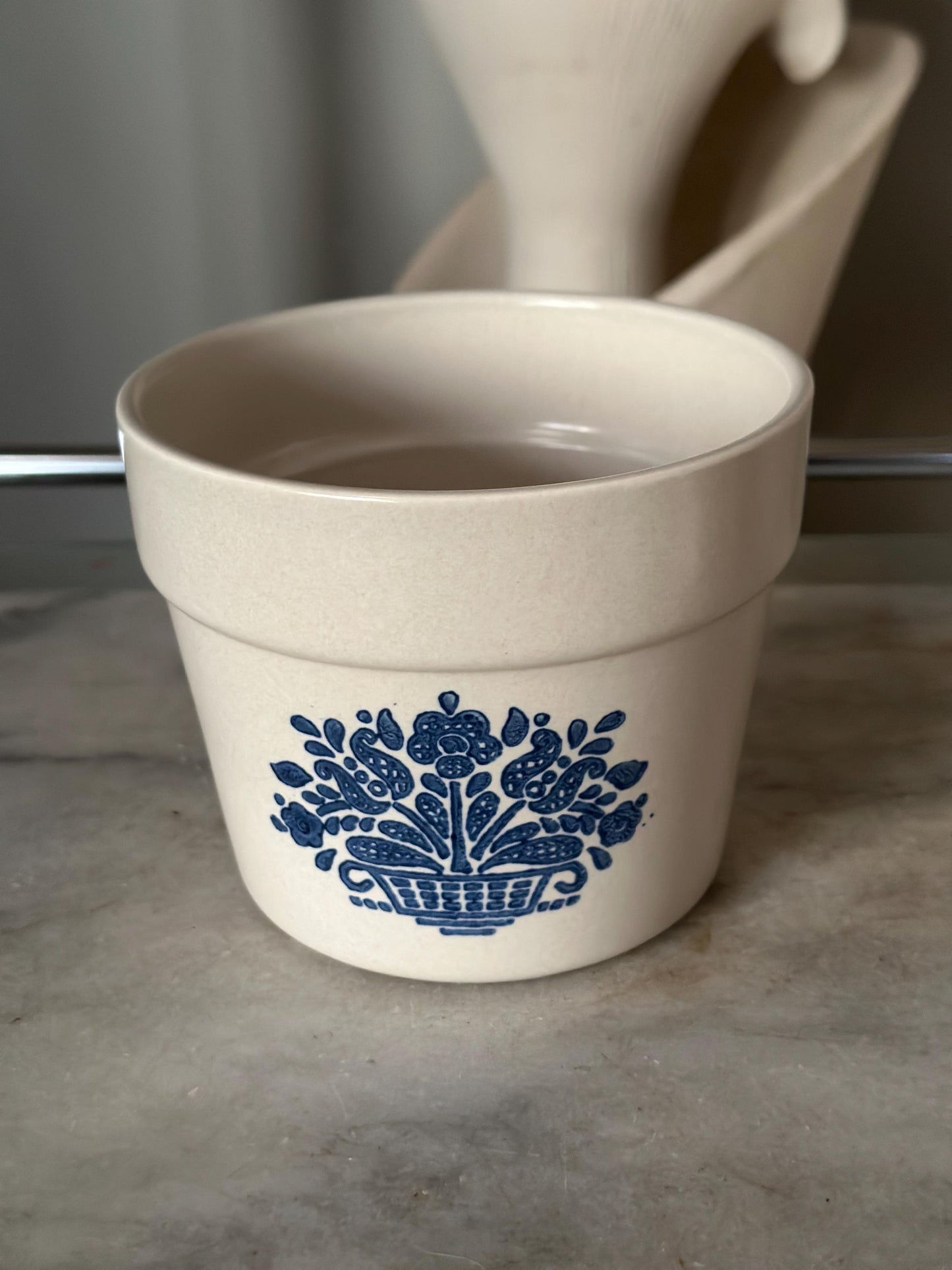 Vintage Pfaltzgraff Ftda 1982 Blue Flower Pot Off White Stoneware